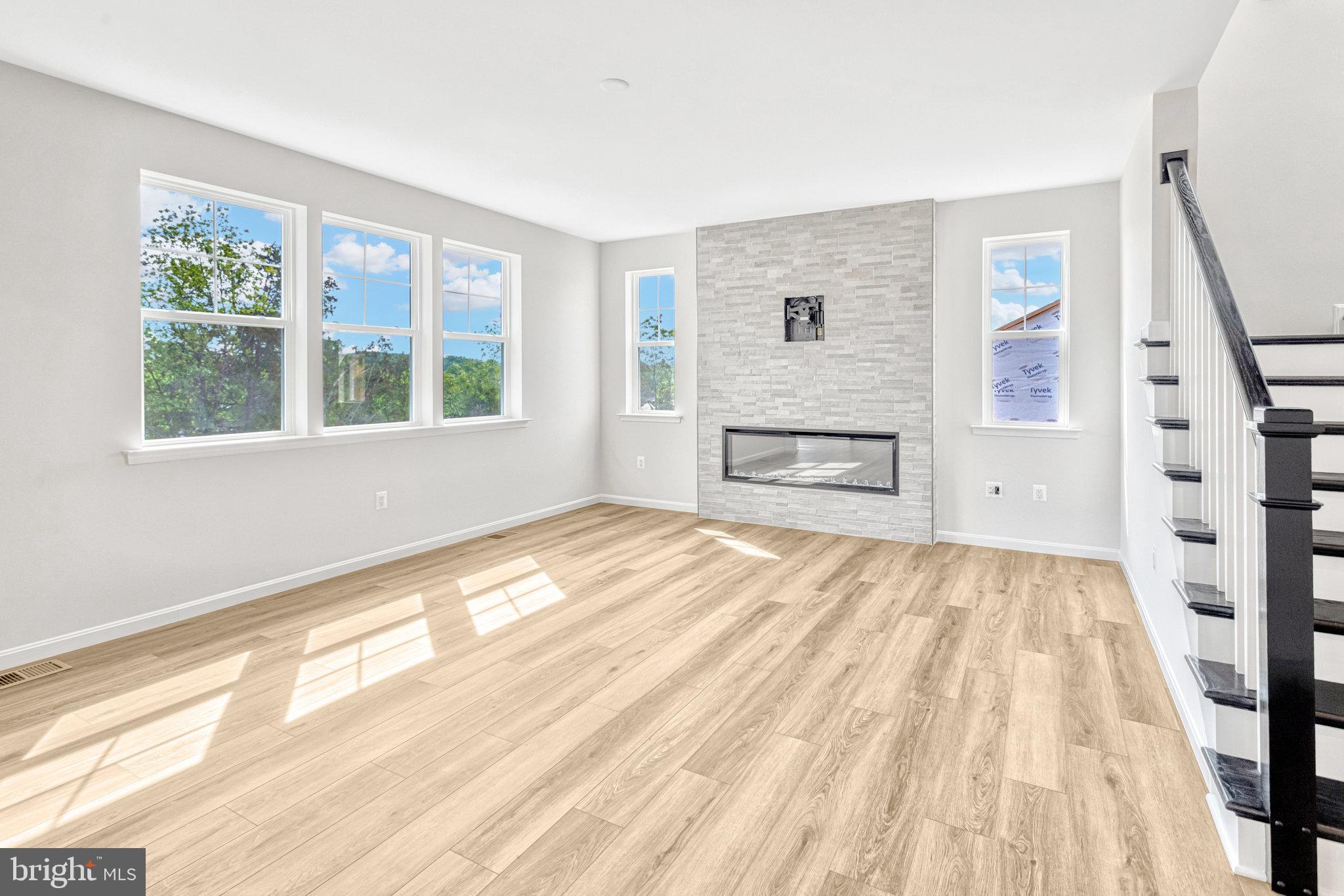 WHITE OAK - Residential