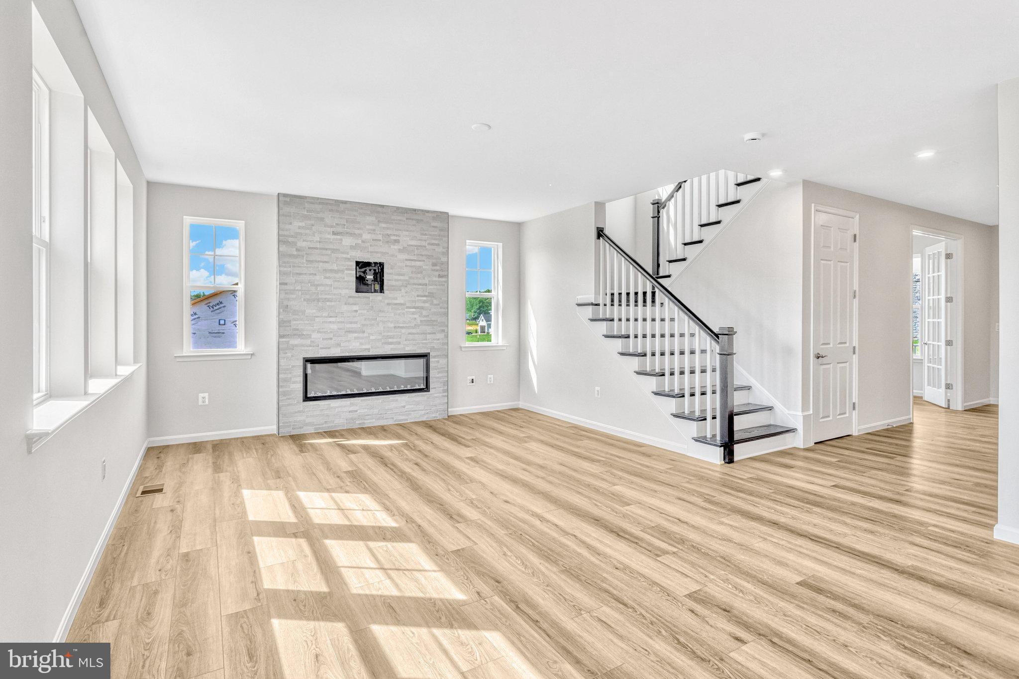 WHITE OAK - Residential