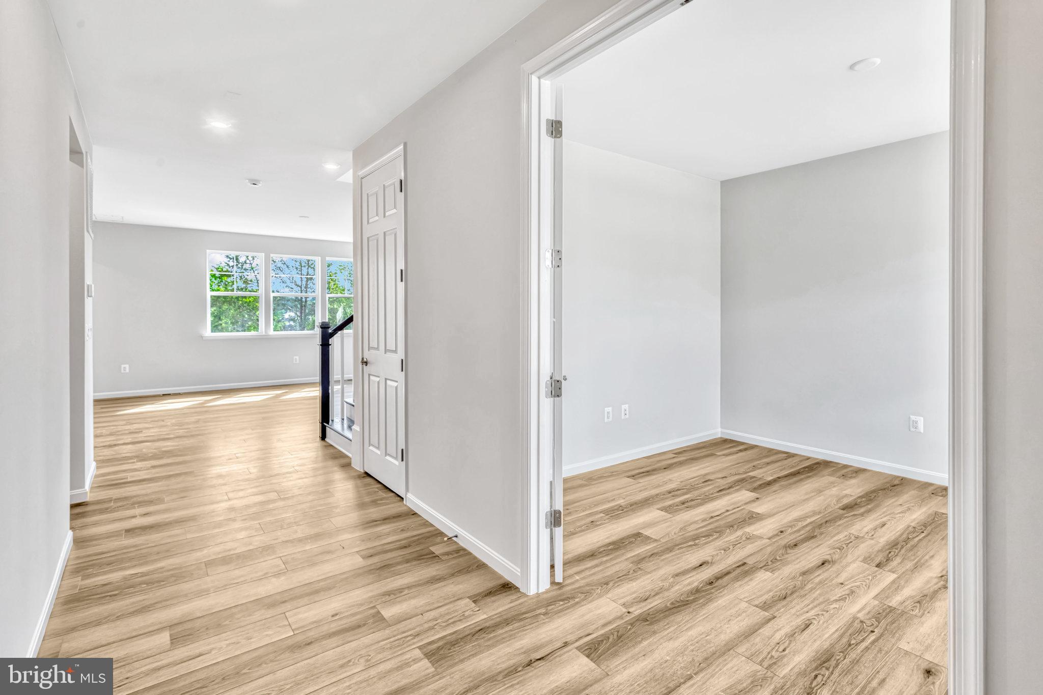 WHITE OAK - Residential