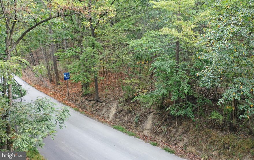 A COUNTRY ESCAPE THAT'S COMMUTER CONVENIENT! Attractive and  affordable  building lot with 4.38 wooded acres. In West Virginia, just over the state line from Virginia. Easy commute to I-81, Inwood, Martinsburg and Winchester - including Winchester Medical Center. In Cressen Run subdivision.  Approved for septic. Great site for a primary or vacation home. Buy now and build. Or hold on to this lot and watch its value grow.