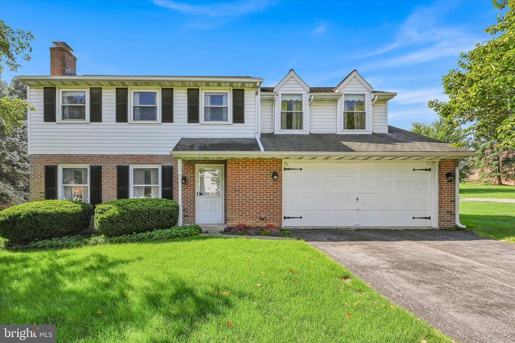 Photo of 490 Philmont Drive, Lancaster, PA 17601 (MLS # PALA2055814)