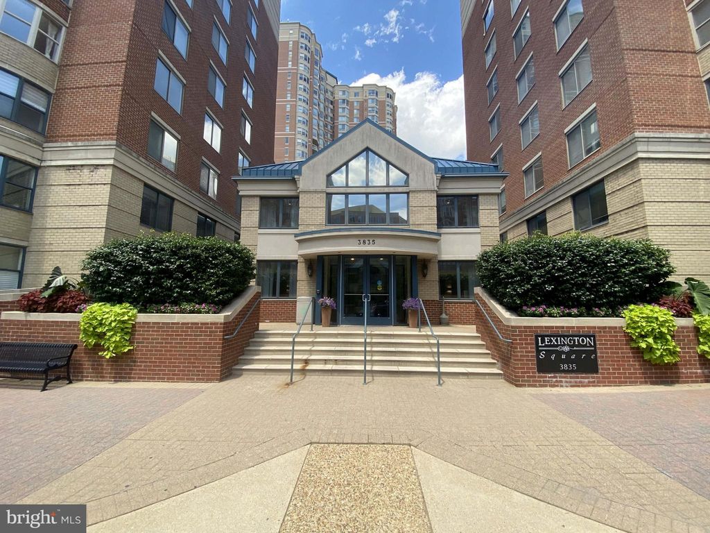 Photo of 3835 9th Street N #PH6W, ARLINGTON, VA 22203 (MLS # VAAR2064174)