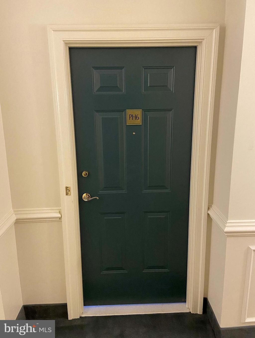 Photo of 3835 9th Street N #PH6W, ARLINGTON, VA 22203 (MLS # VAAR2064174)