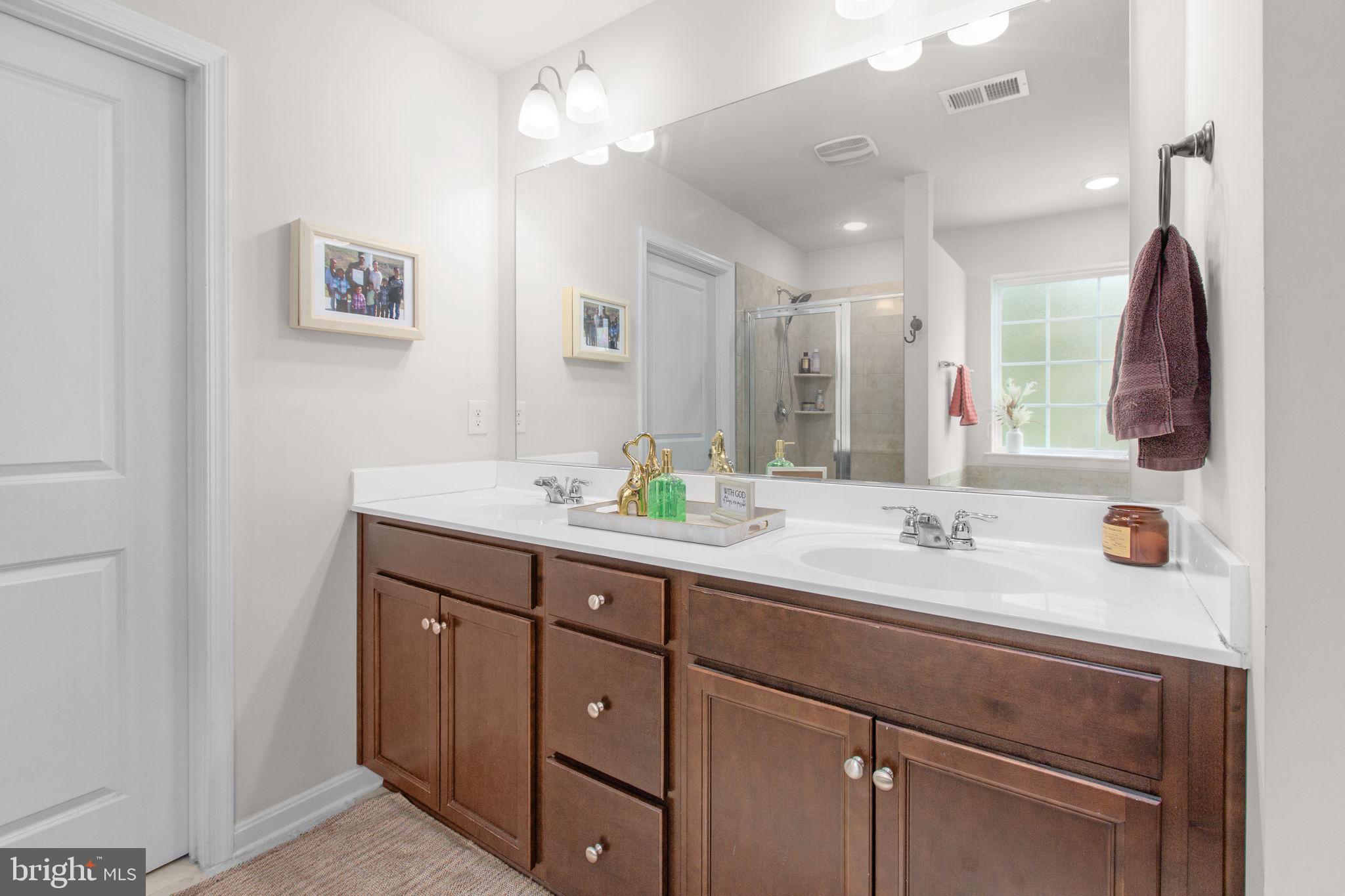 SOUTHGATE - Residential