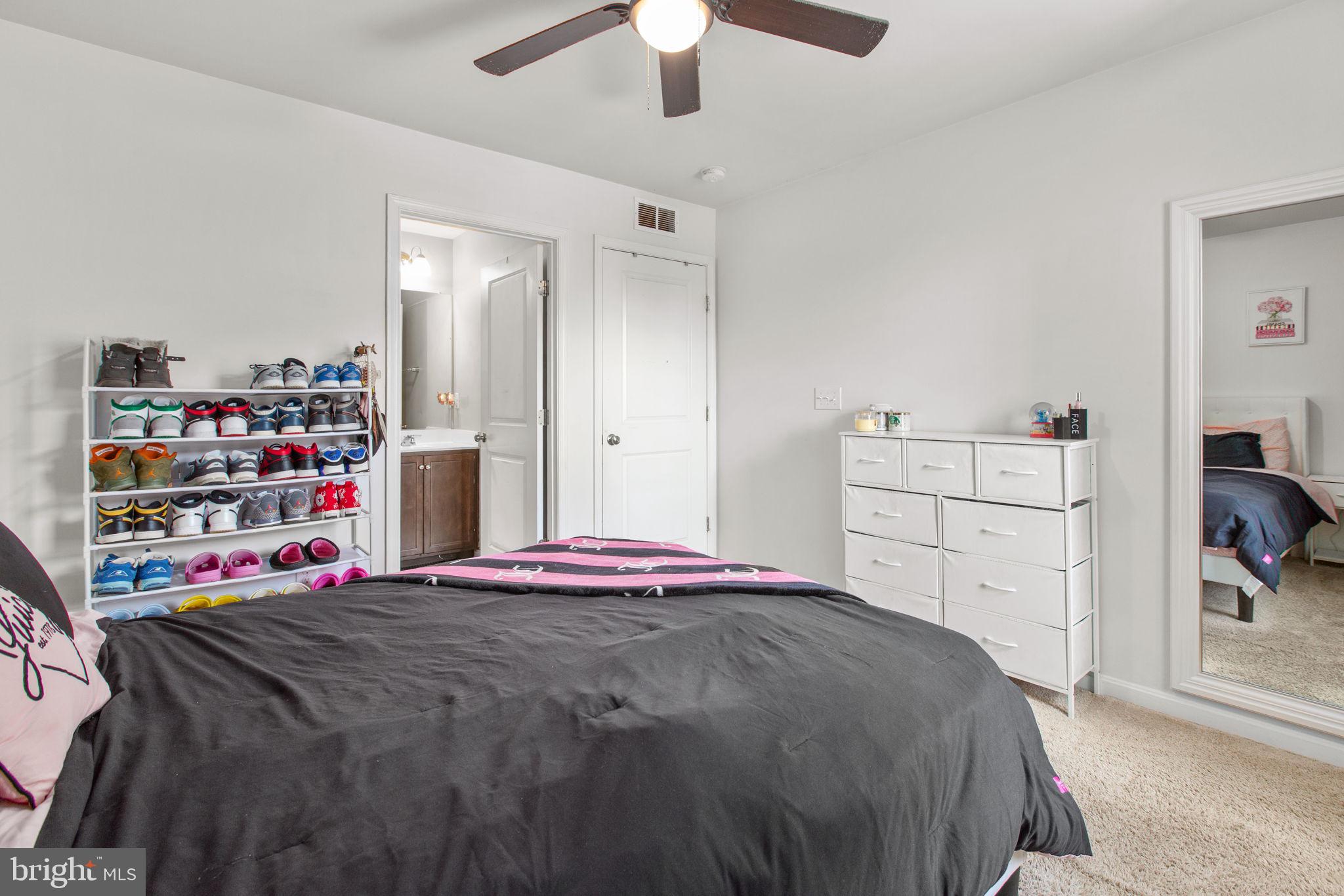 SOUTHGATE - Residential