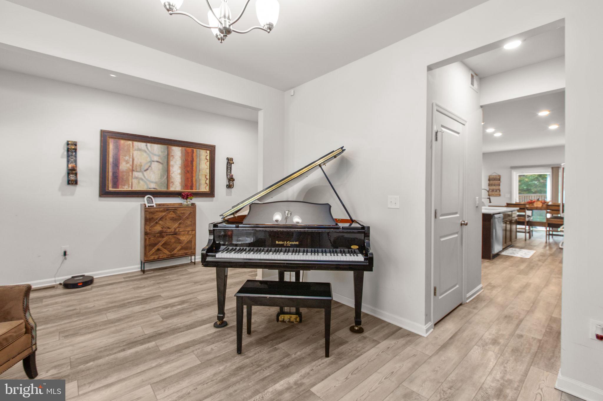 SOUTHGATE - Residential