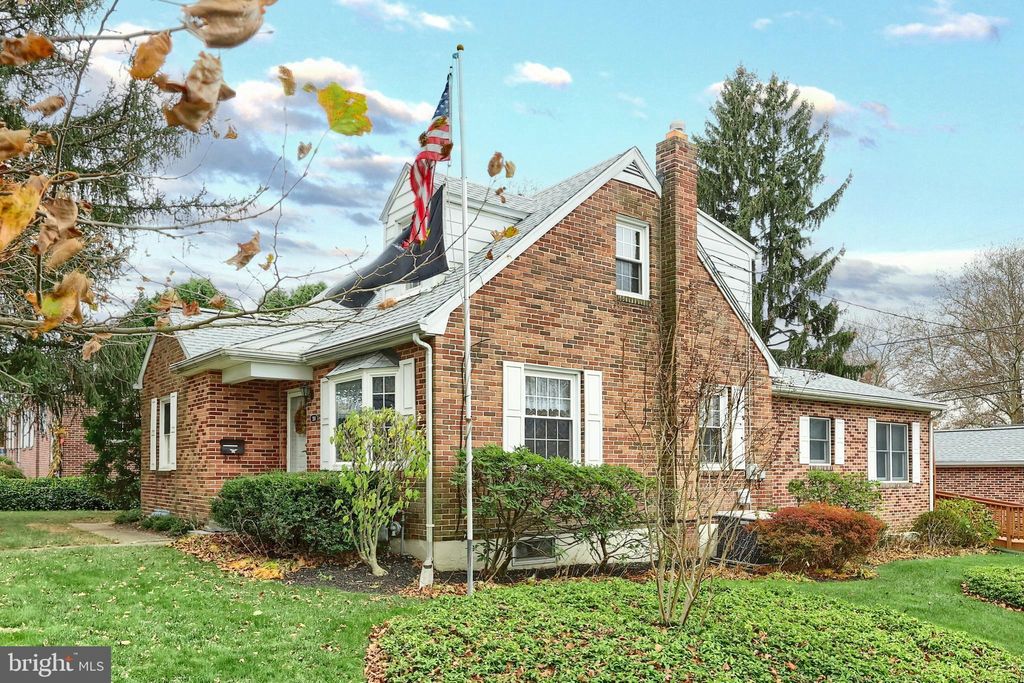 Photo of 200 S Russell Street, YORK, PA 17402 (MLS # PAYK2098520)