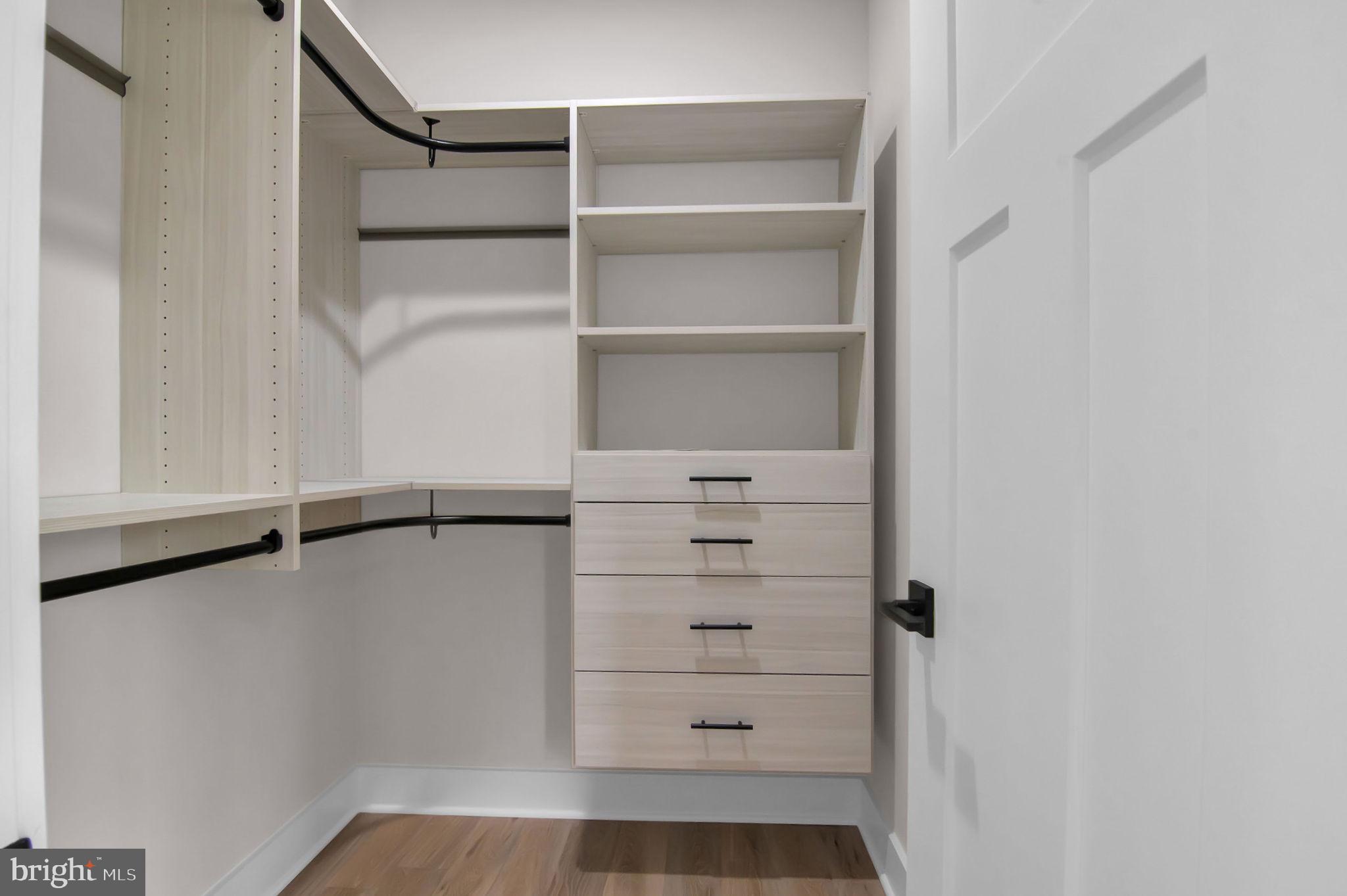 TUCKAHOE VILLAGE - Residential