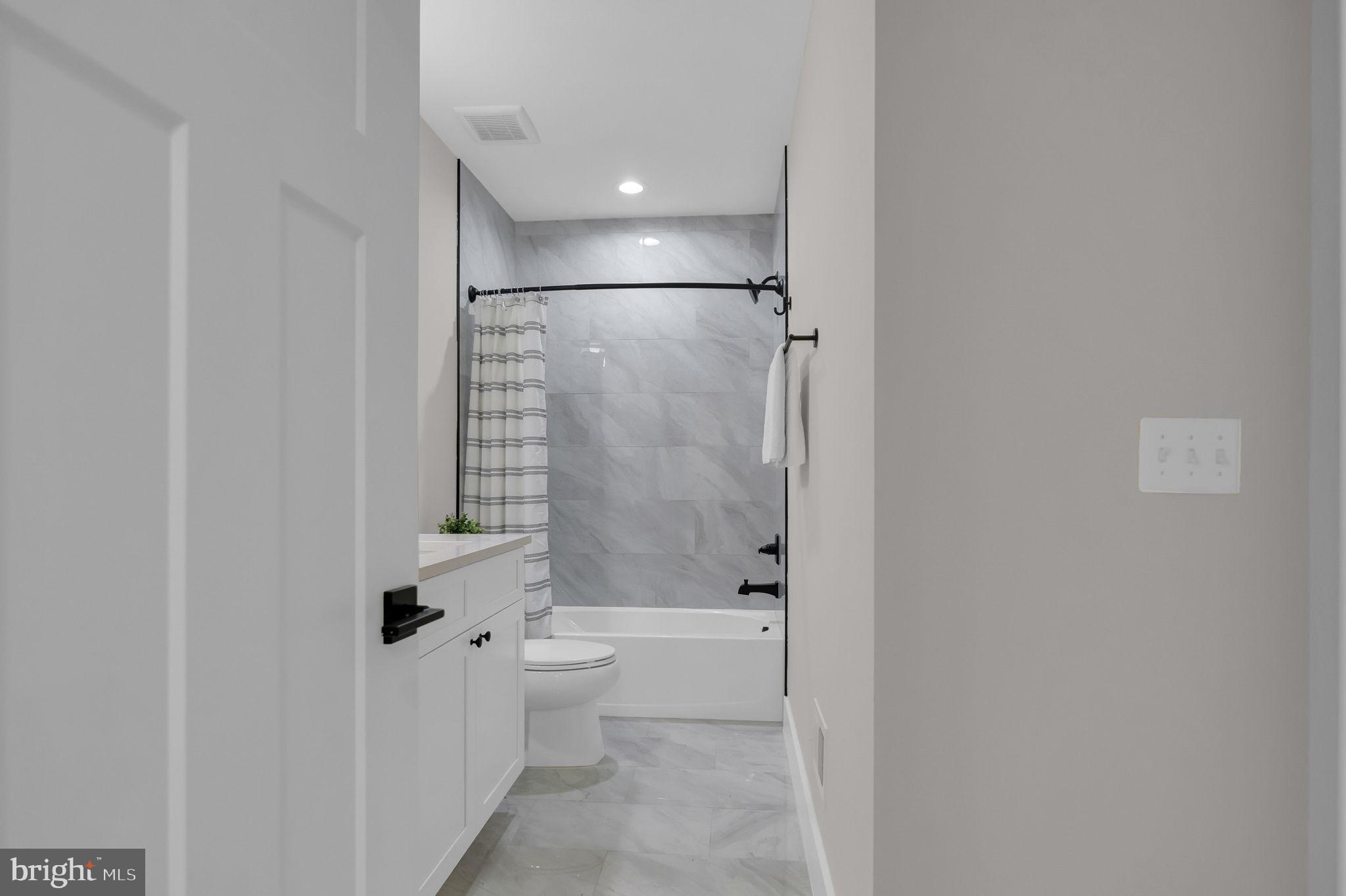 TUCKAHOE VILLAGE - Residential