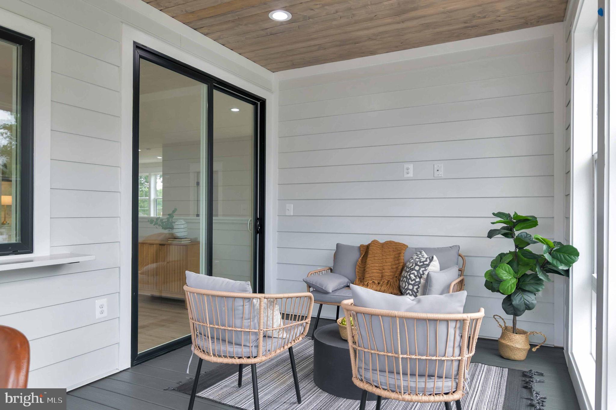 TUCKAHOE VILLAGE - Residential