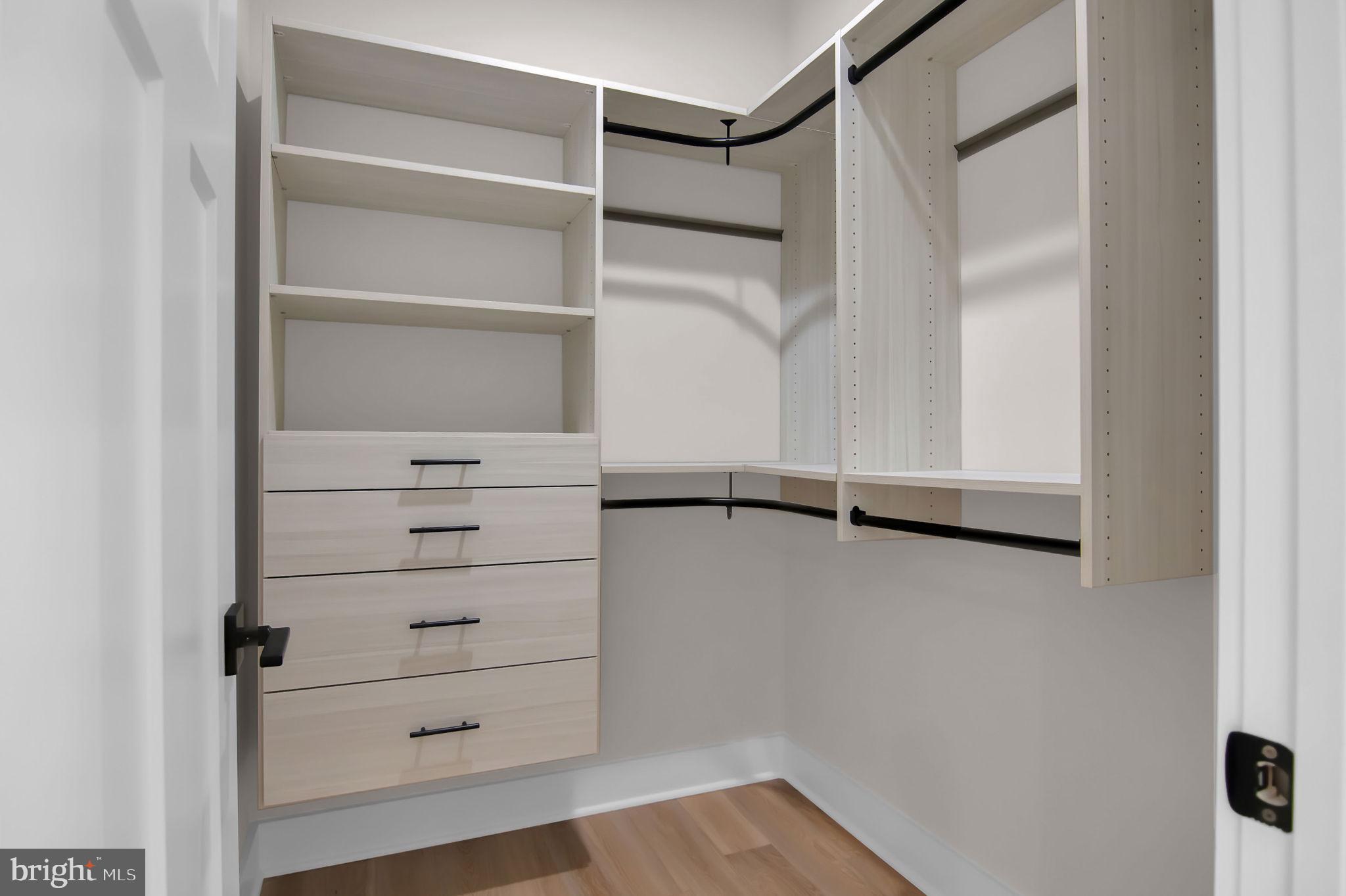 TUCKAHOE VILLAGE - Residential