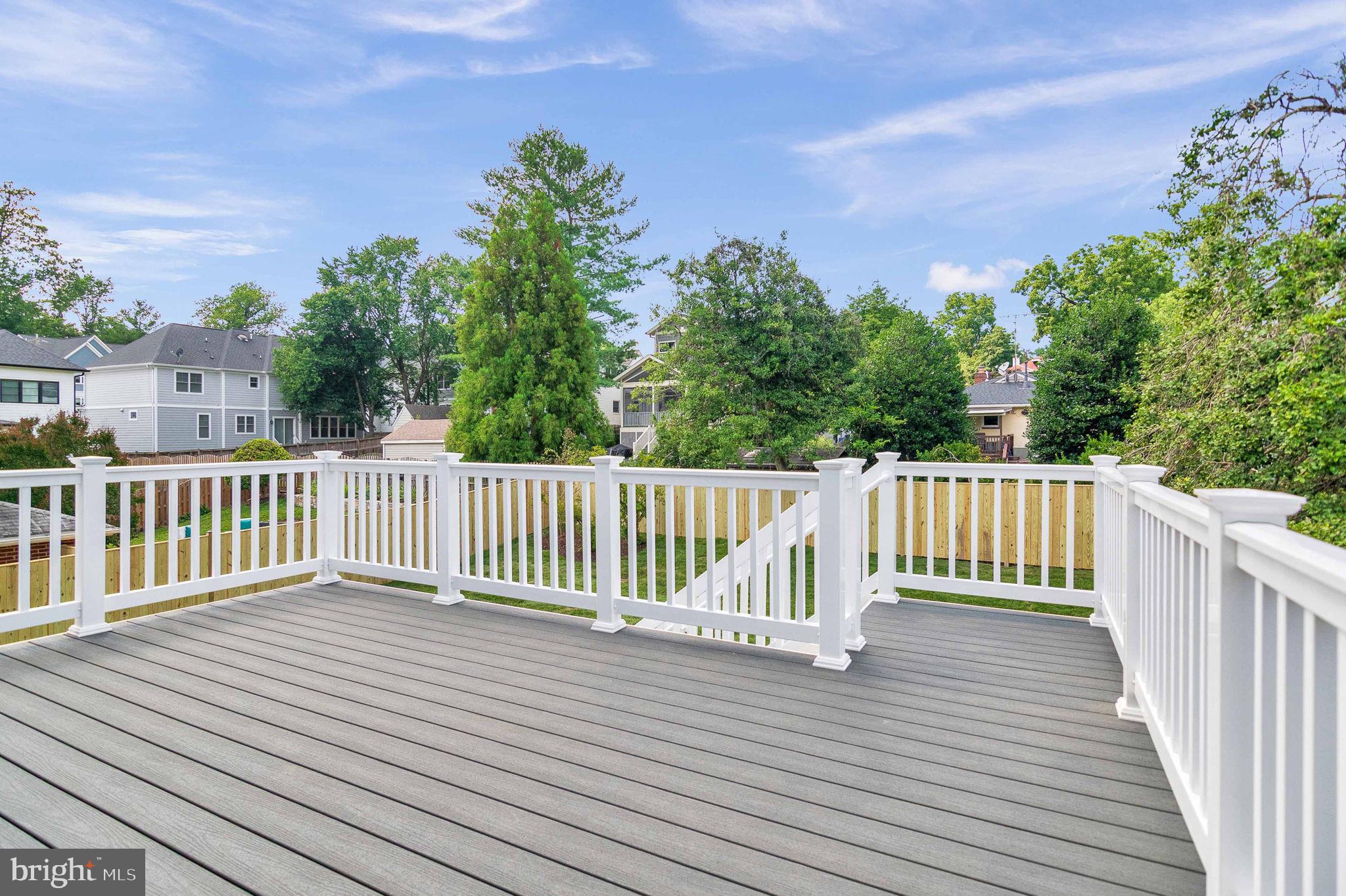 TUCKAHOE VILLAGE - Residential