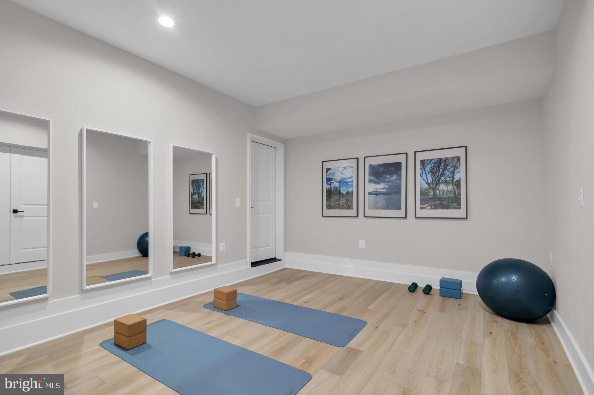 TUCKAHOE VILLAGE - Residential