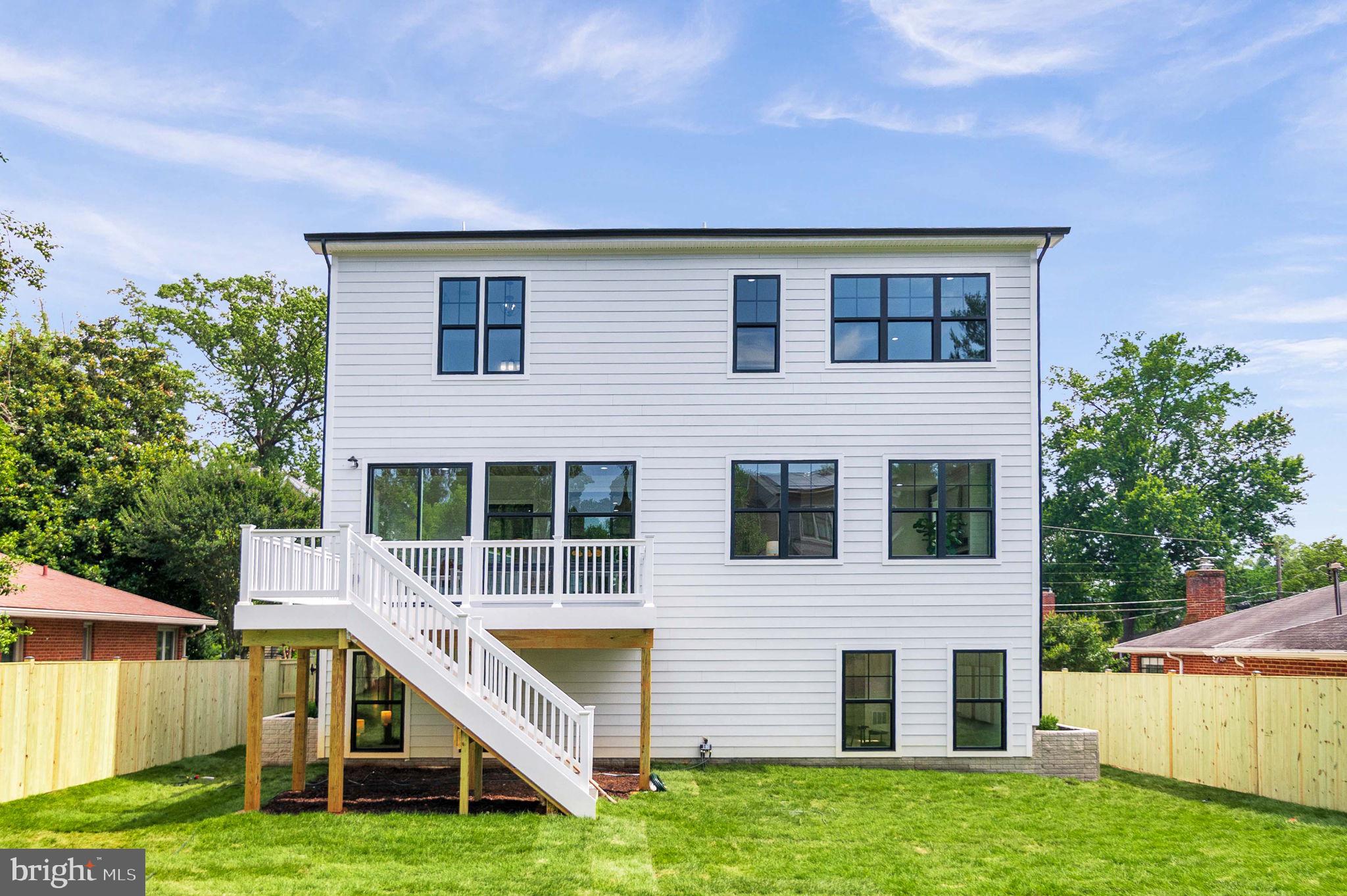 TUCKAHOE VILLAGE - Residential