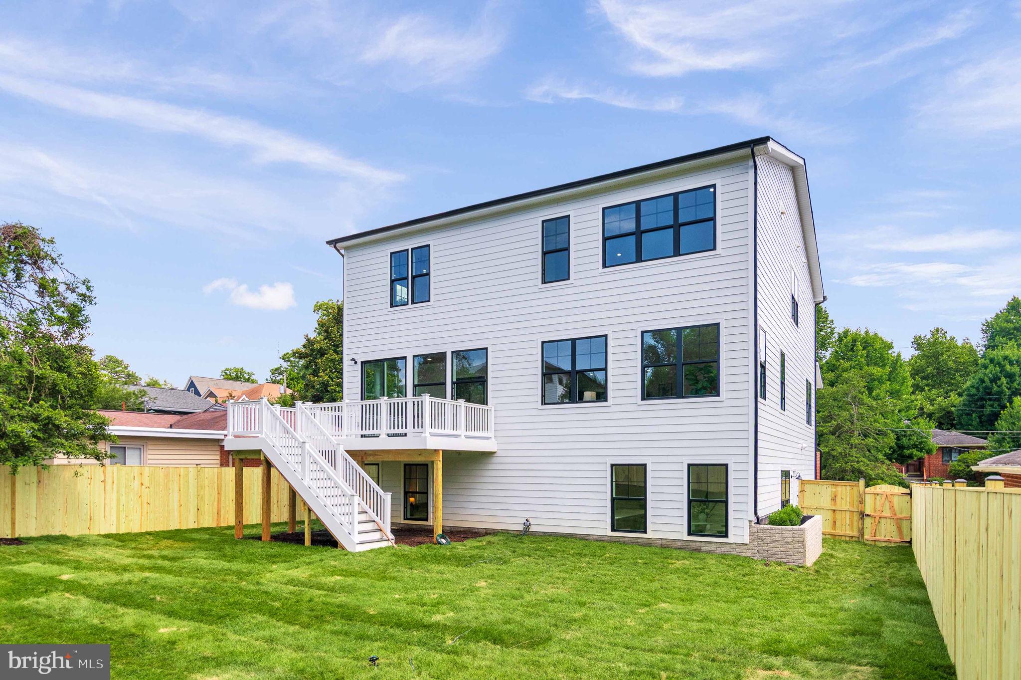 TUCKAHOE VILLAGE - Residential