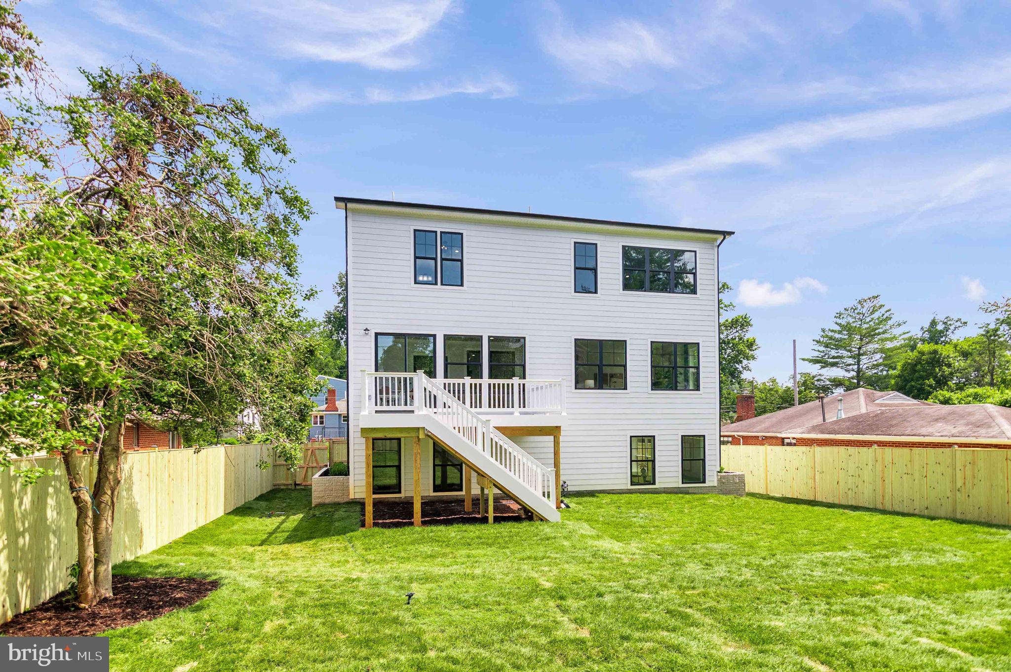 TUCKAHOE VILLAGE - Residential