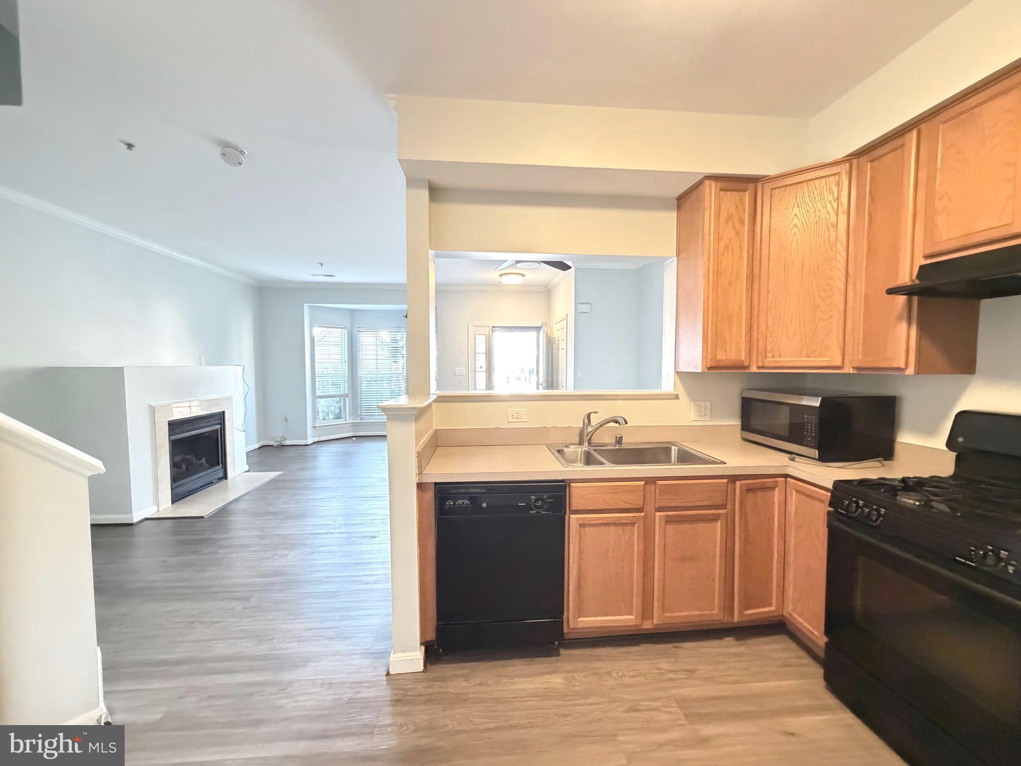 SEVEN OAKS - Residential Lease