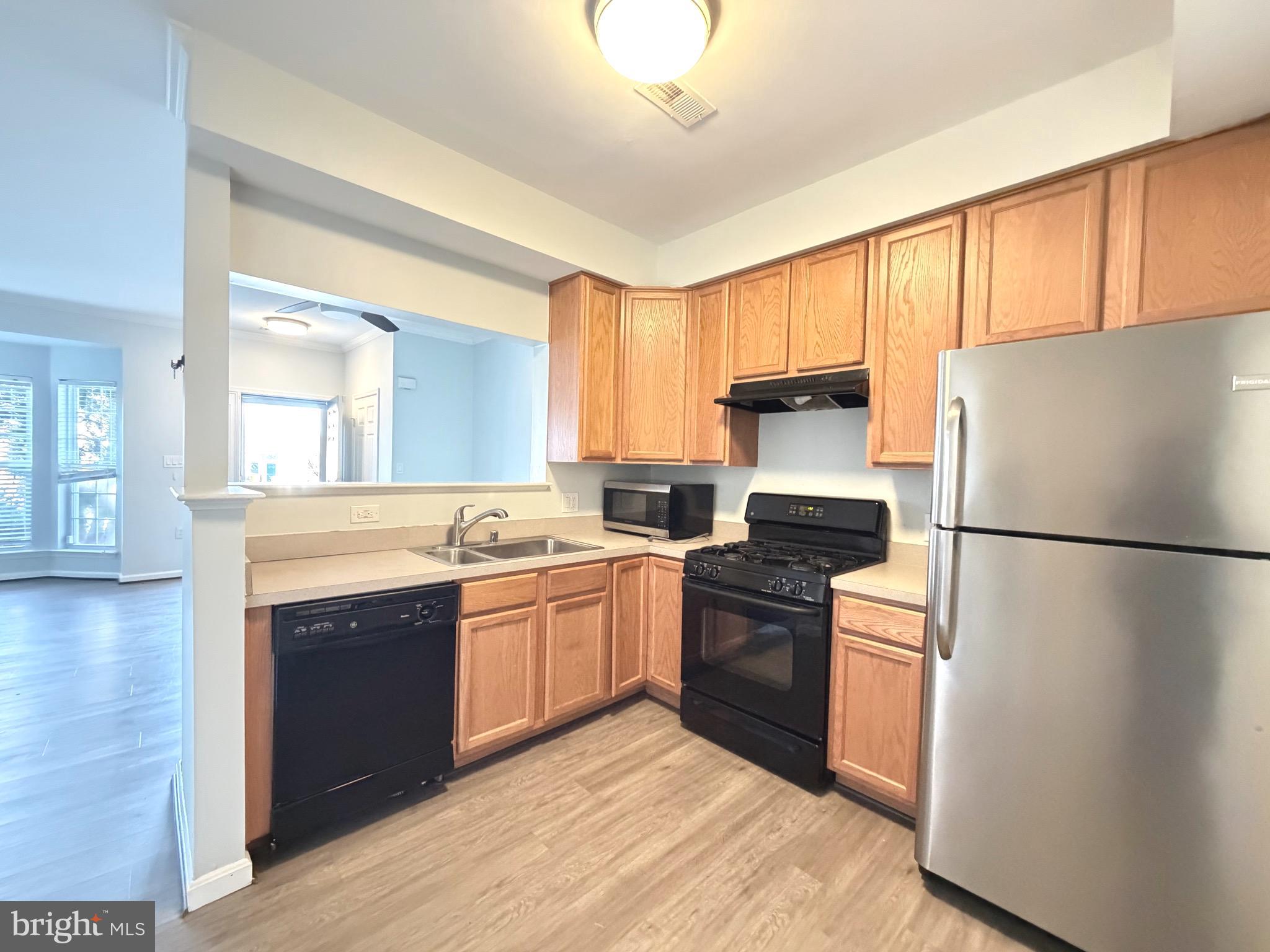 SEVEN OAKS - Residential Lease