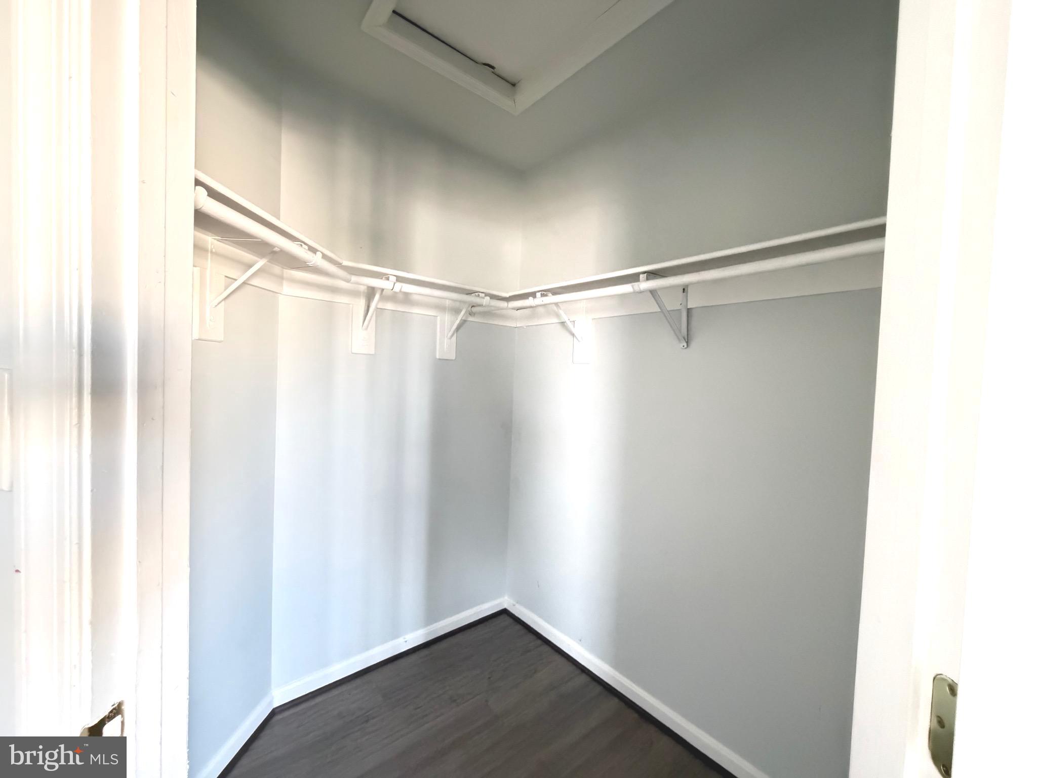 SEVEN OAKS - Residential Lease