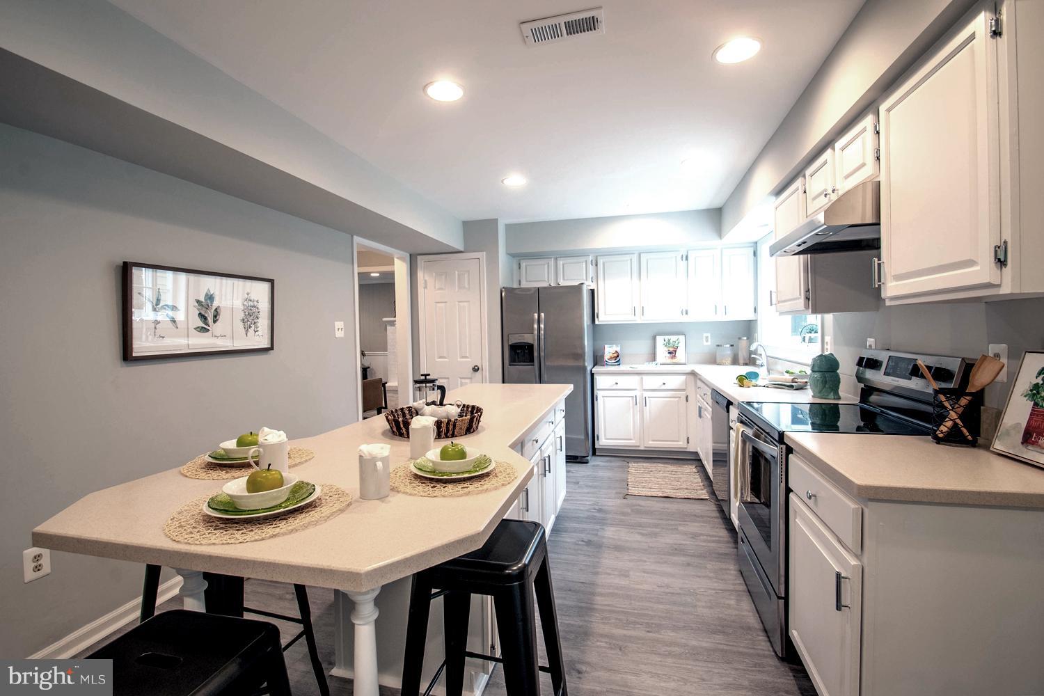 ANNAPOLIS COVE - Residential