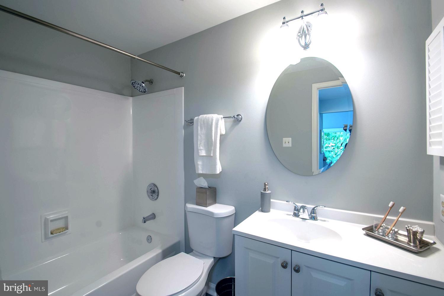 ANNAPOLIS COVE - Residential