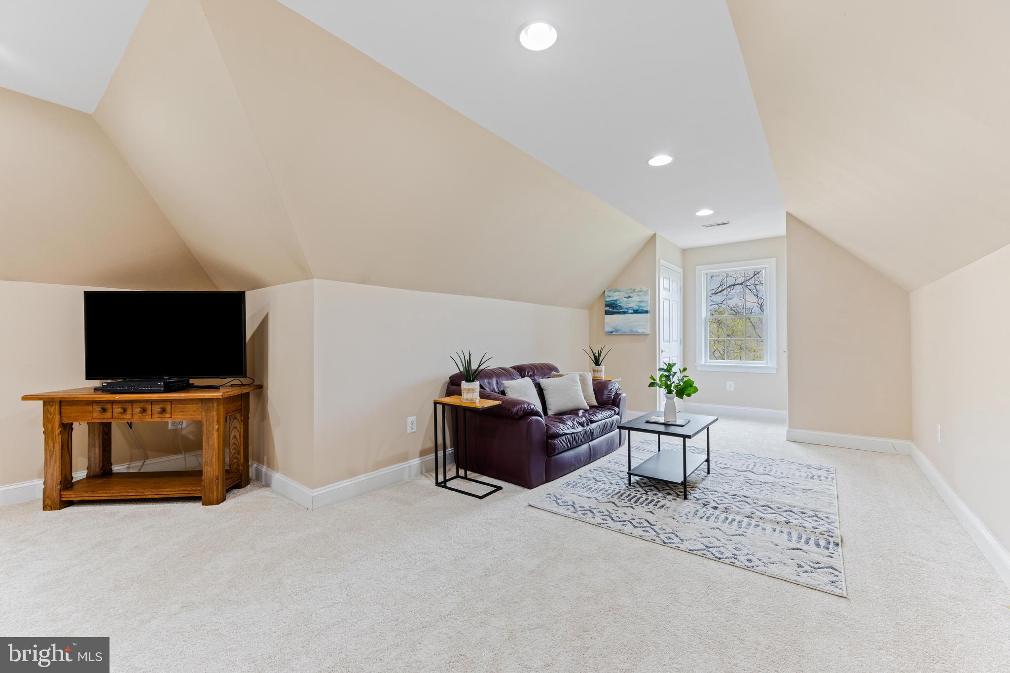 RIVER DOWNS - Residential