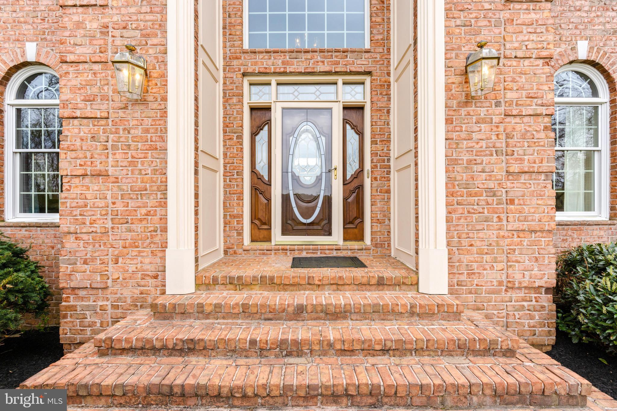 RIVER DOWNS - Residential