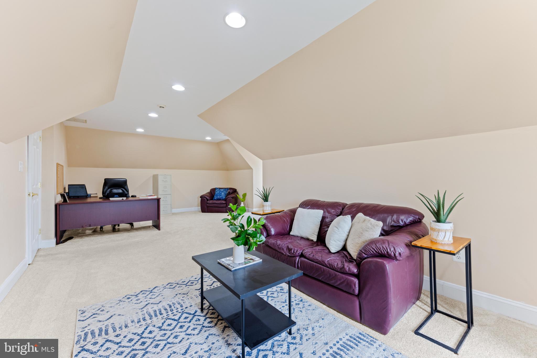 RIVER DOWNS - Residential