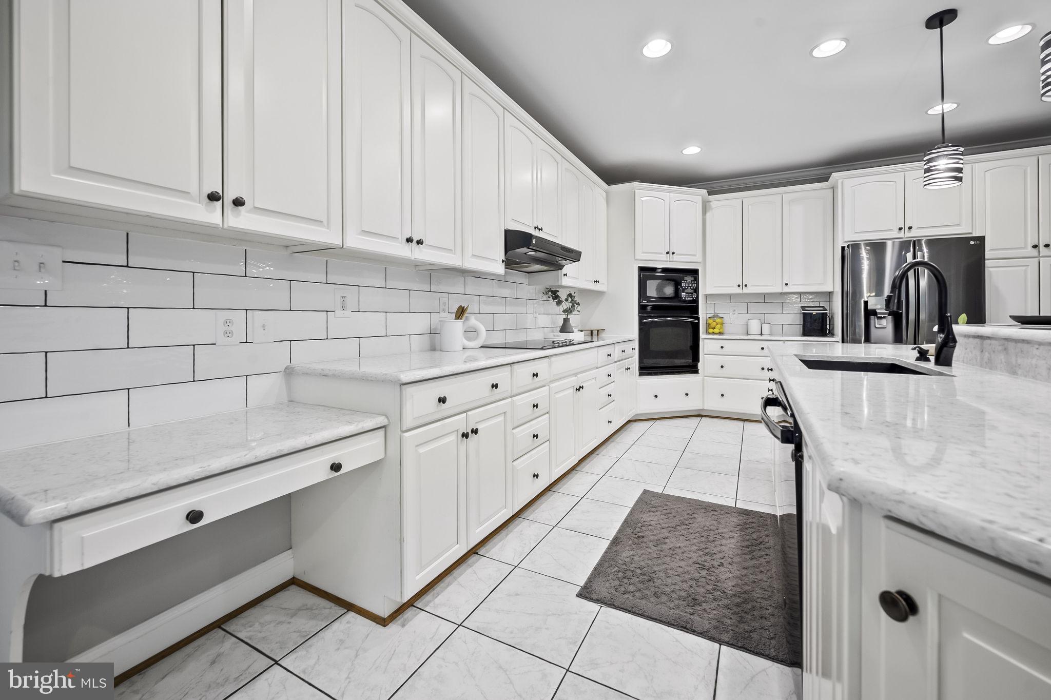 RIVER DOWNS - Residential