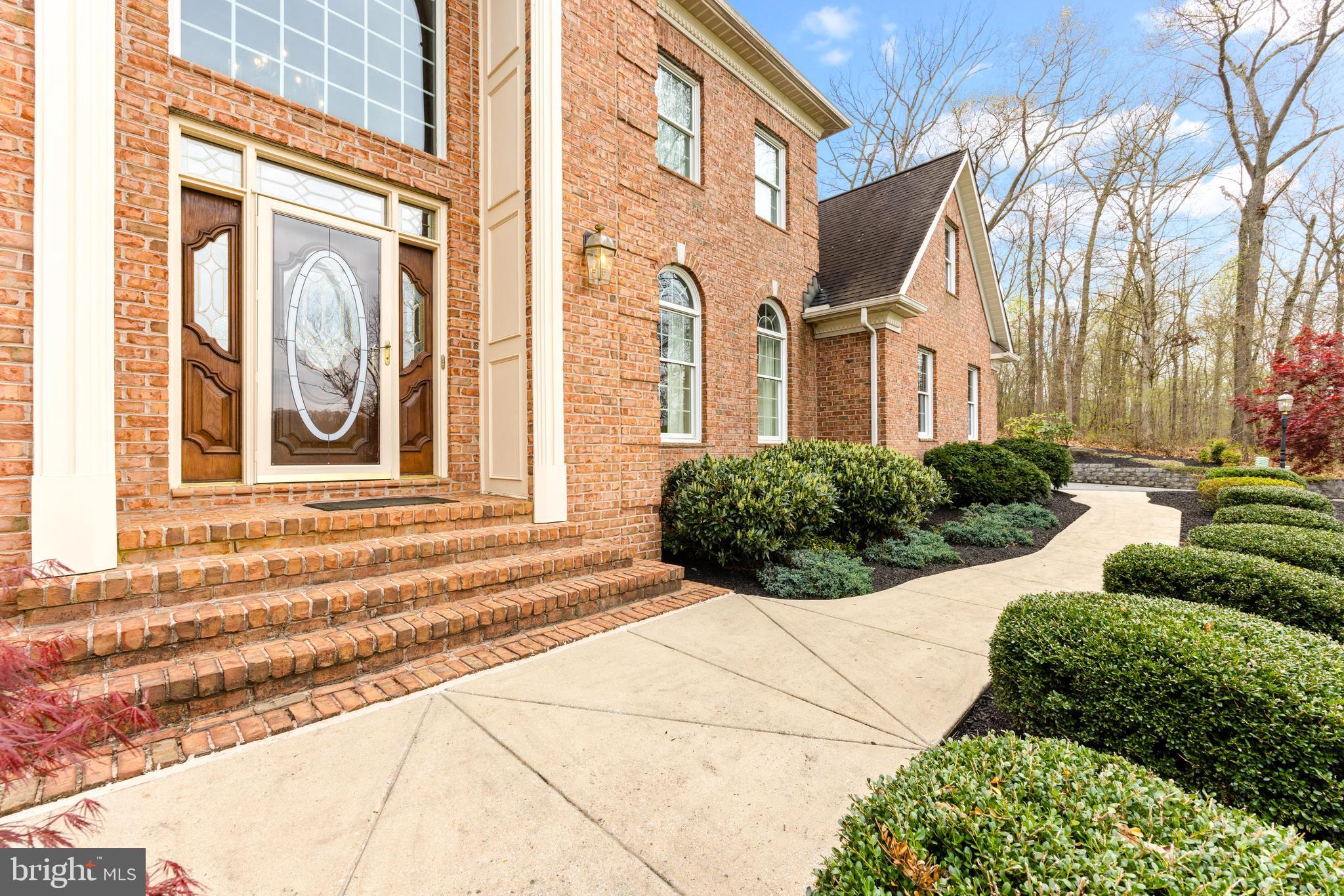 RIVER DOWNS - Residential