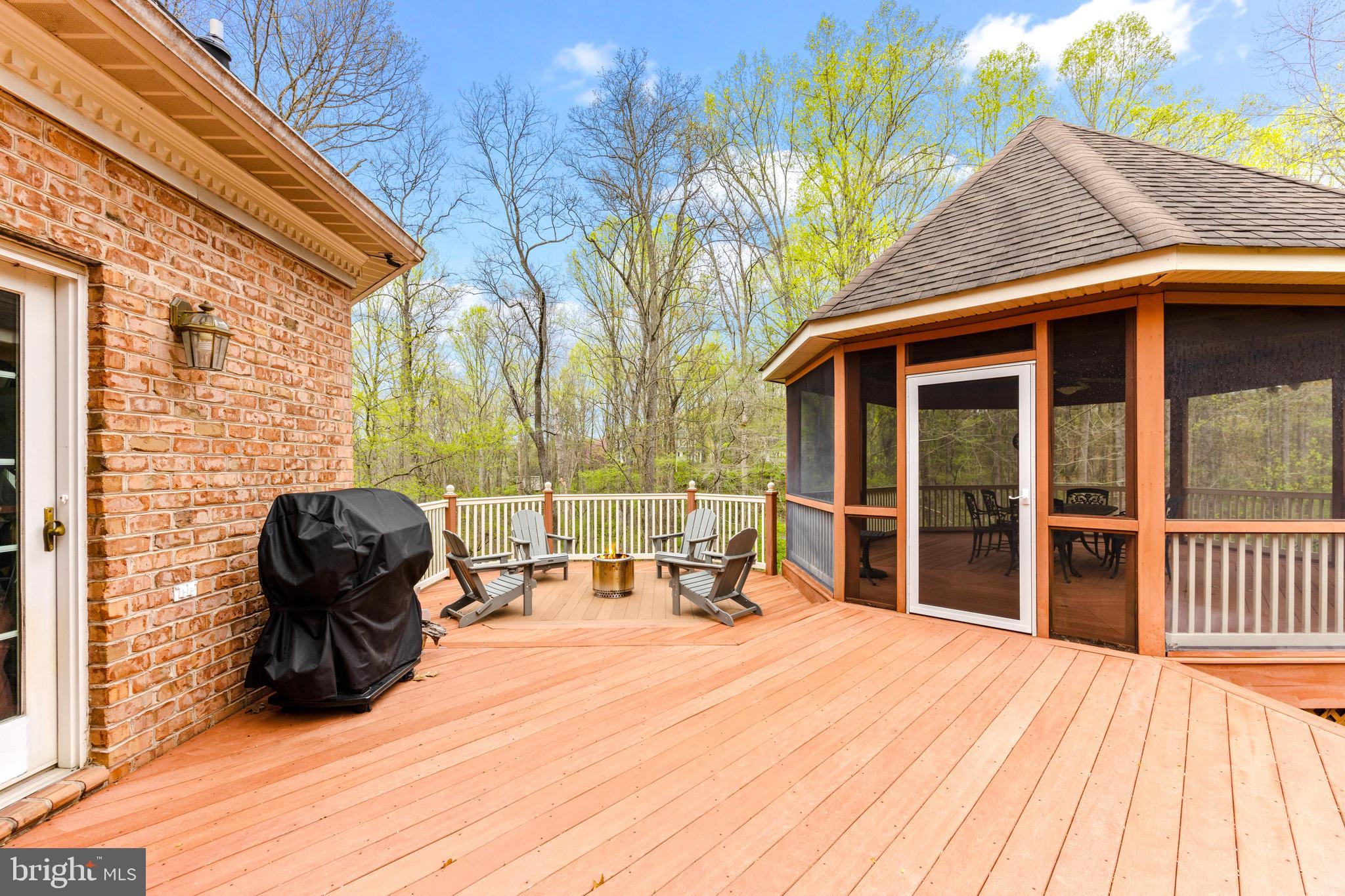 RIVER DOWNS - Residential