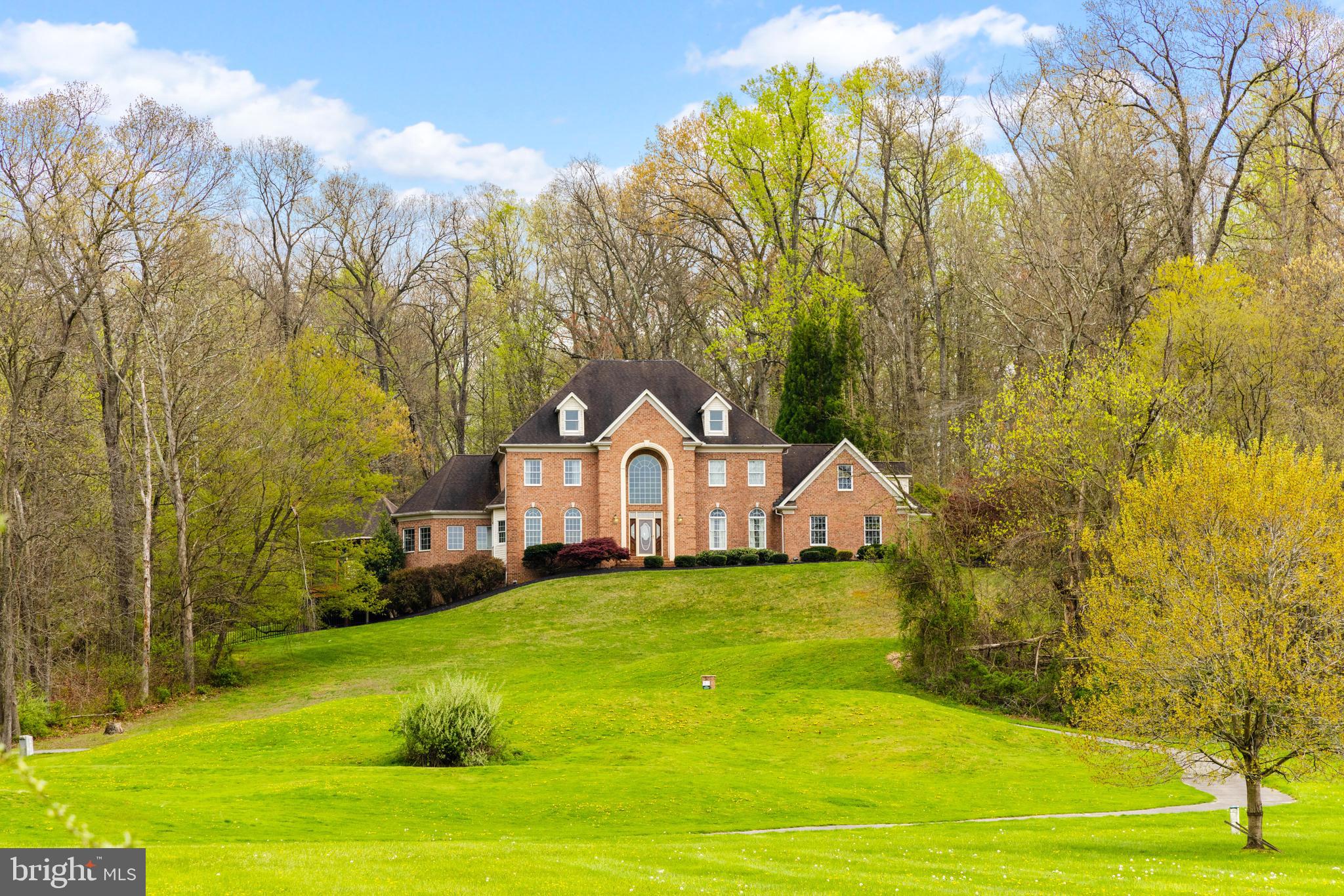 RIVER DOWNS - Residential