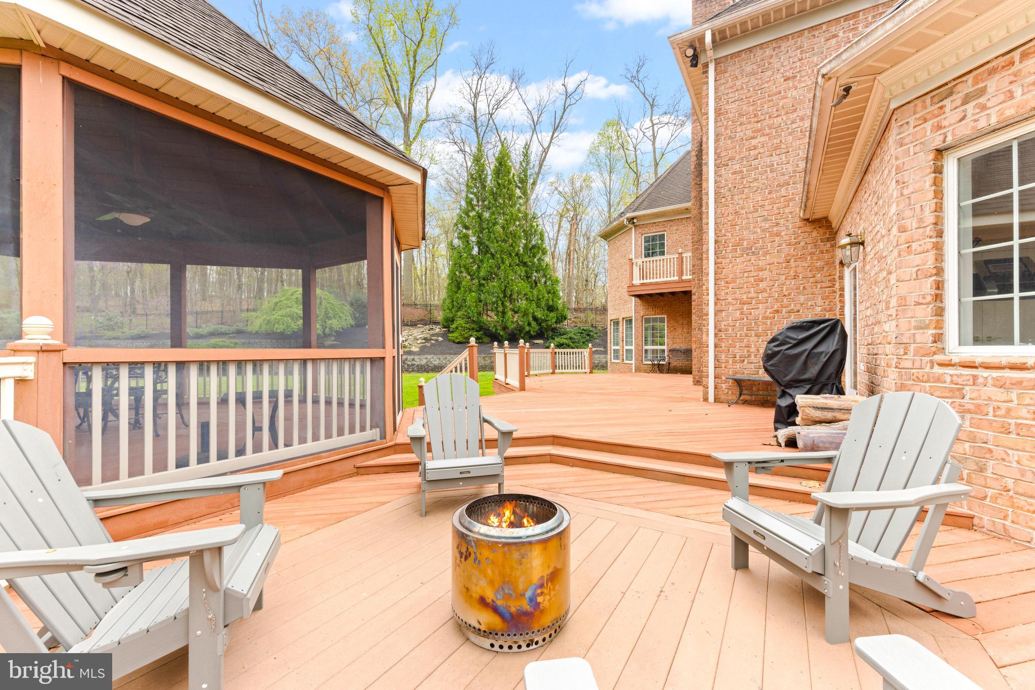 RIVER DOWNS - Residential