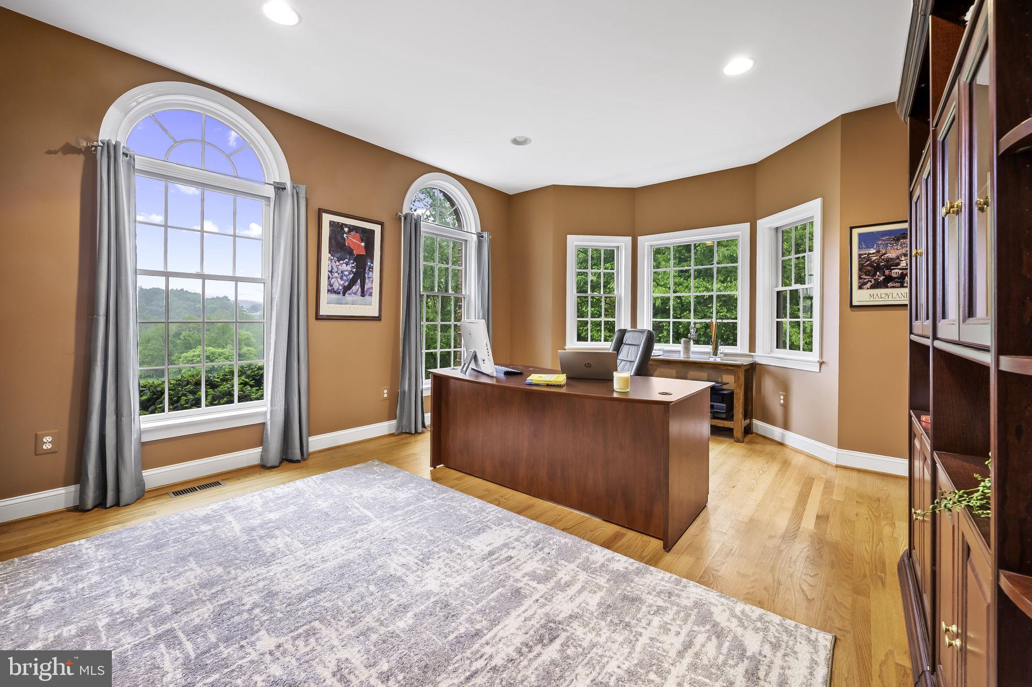 RIVER DOWNS - Residential