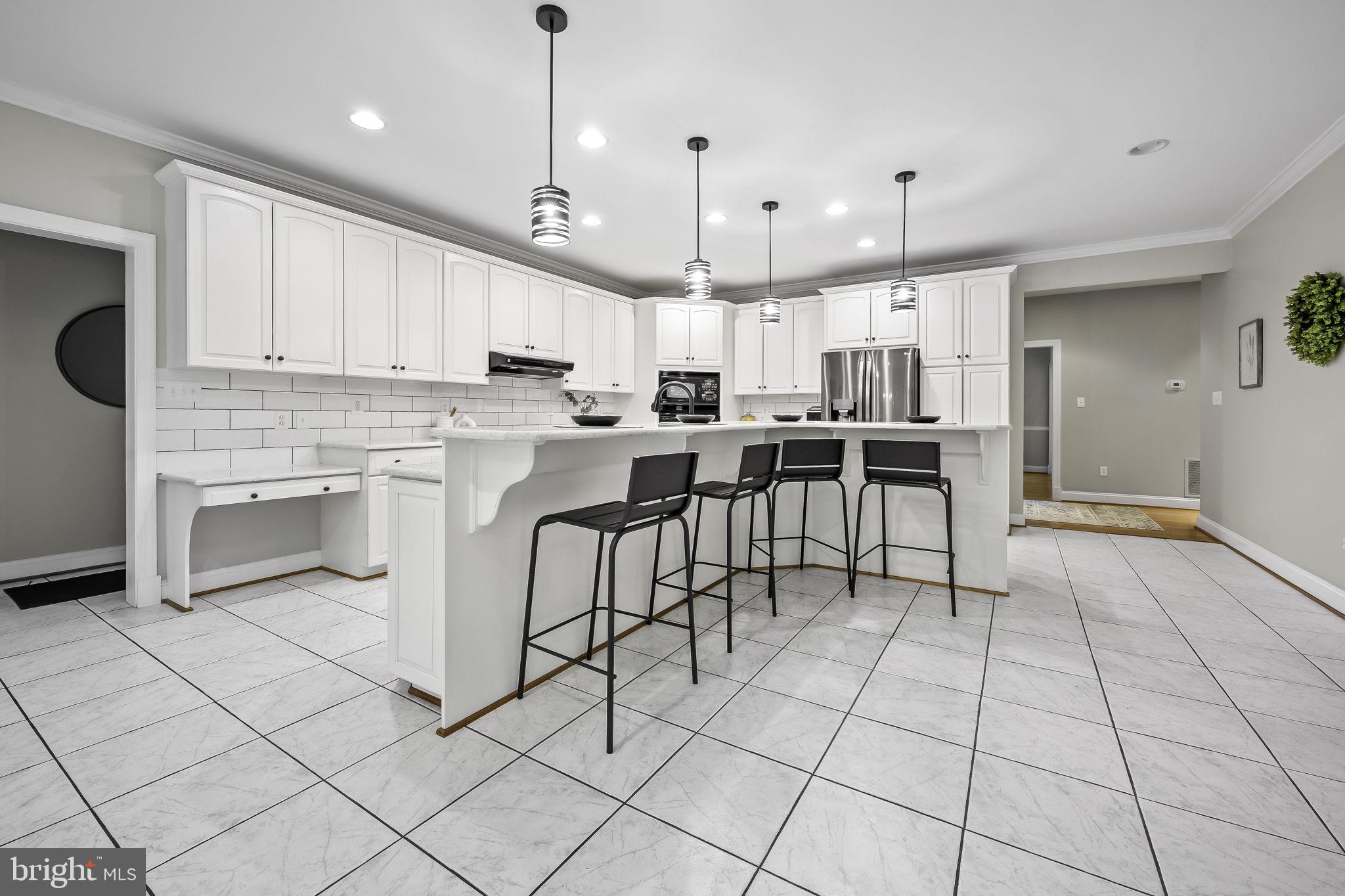 RIVER DOWNS - Residential