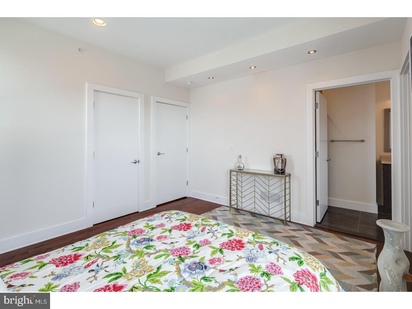 OLDE KENSINGTON - Residential