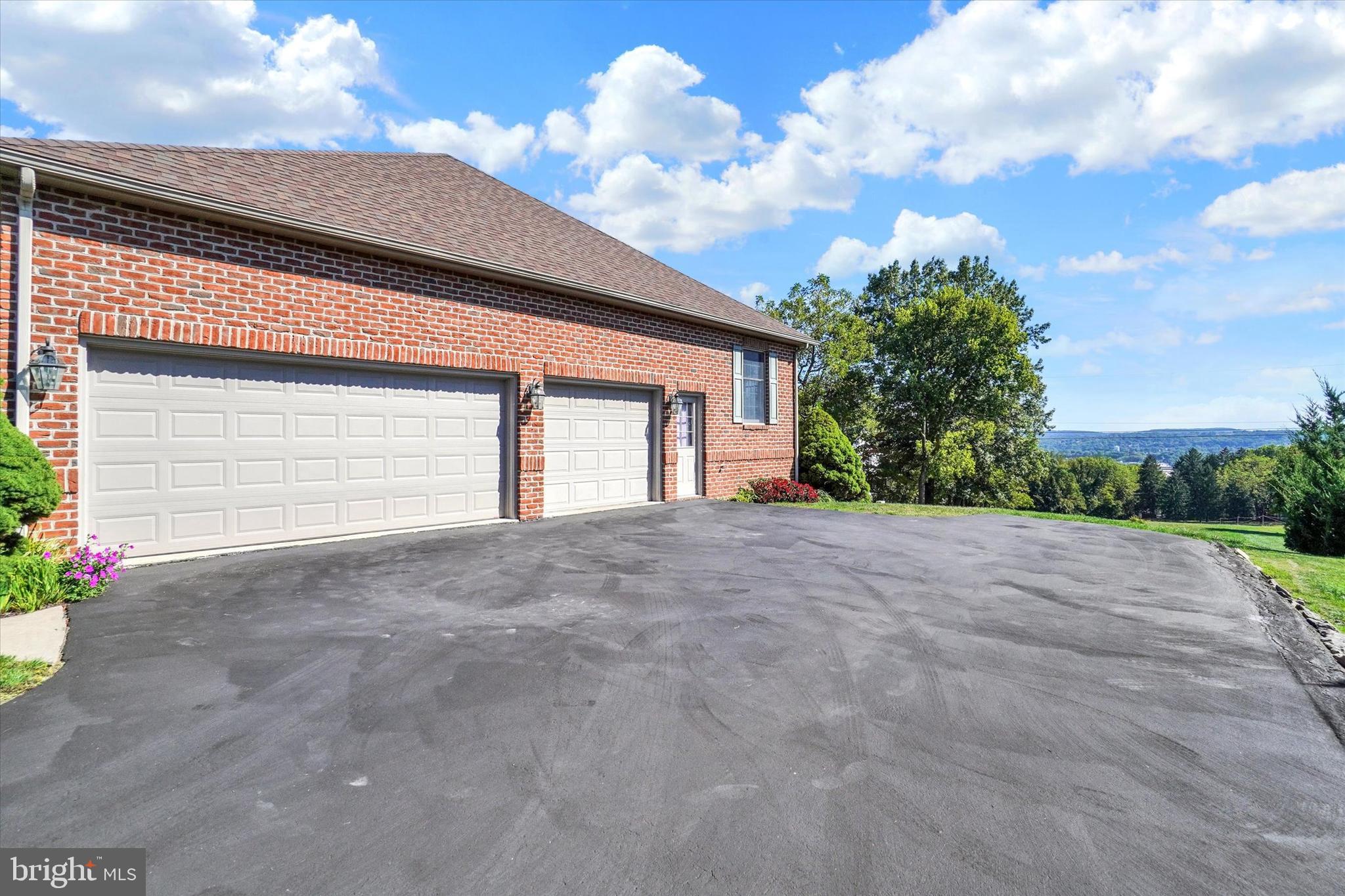 THE WOODLANDS - Residential