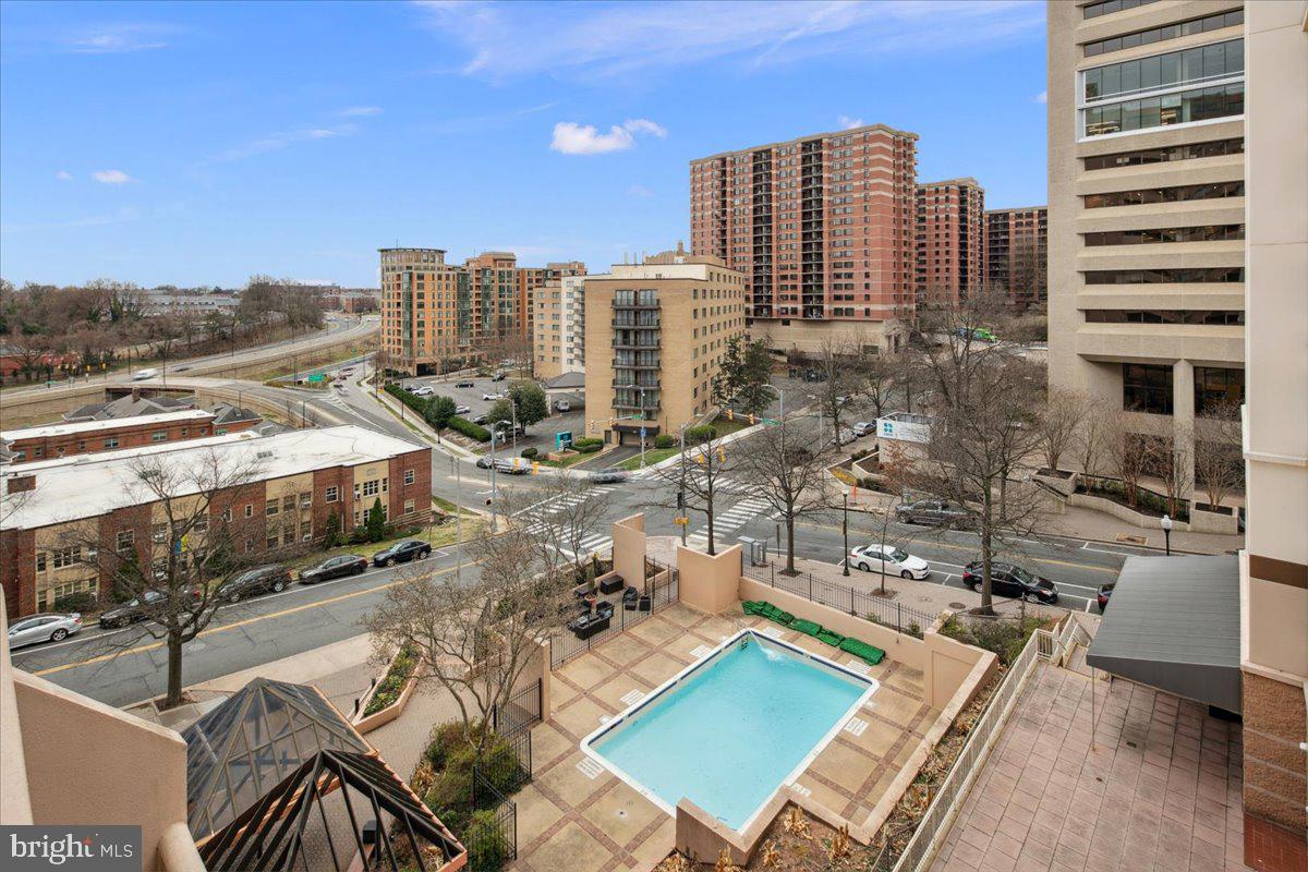 1301 N COURTHOUSE ROAD 703