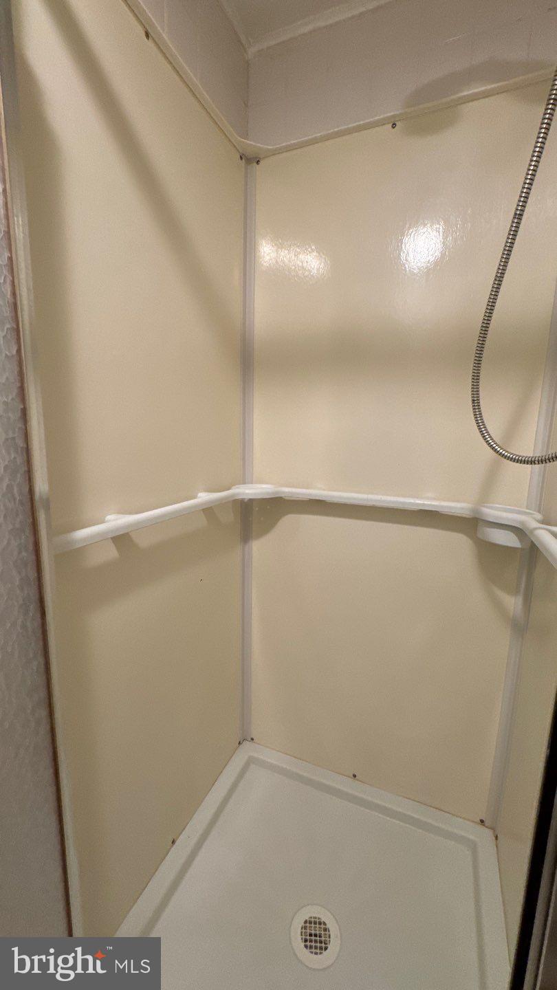 WOODLAND VILLAGE - Residential Lease