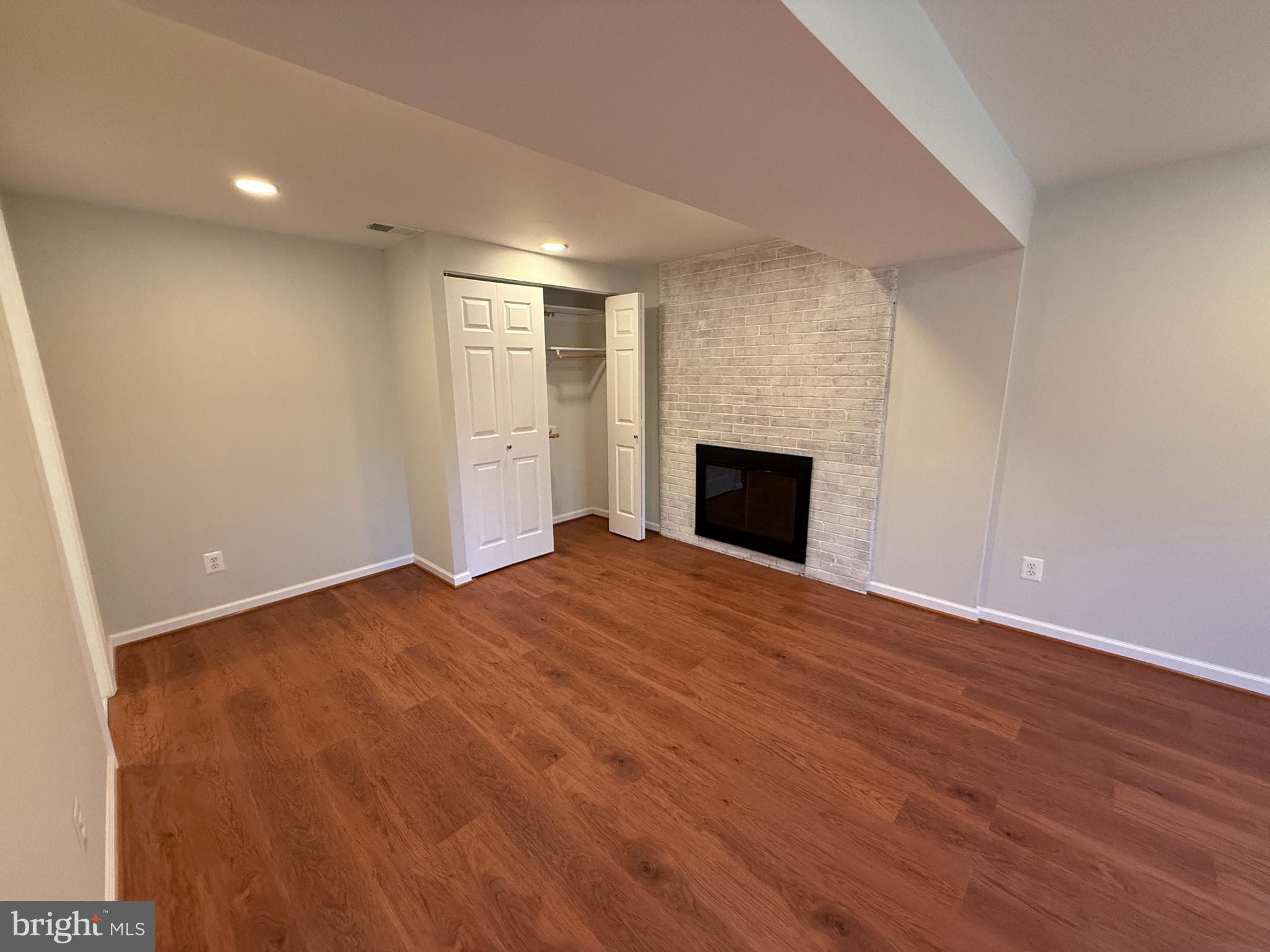 SPRINGBROOK FOREST - Residential