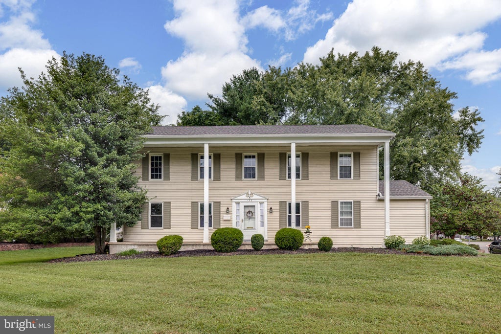 Photo of 122 Cobblestone Drive, MOUNT LAUREL, NJ 08054 (MLS # NJBL2120046)