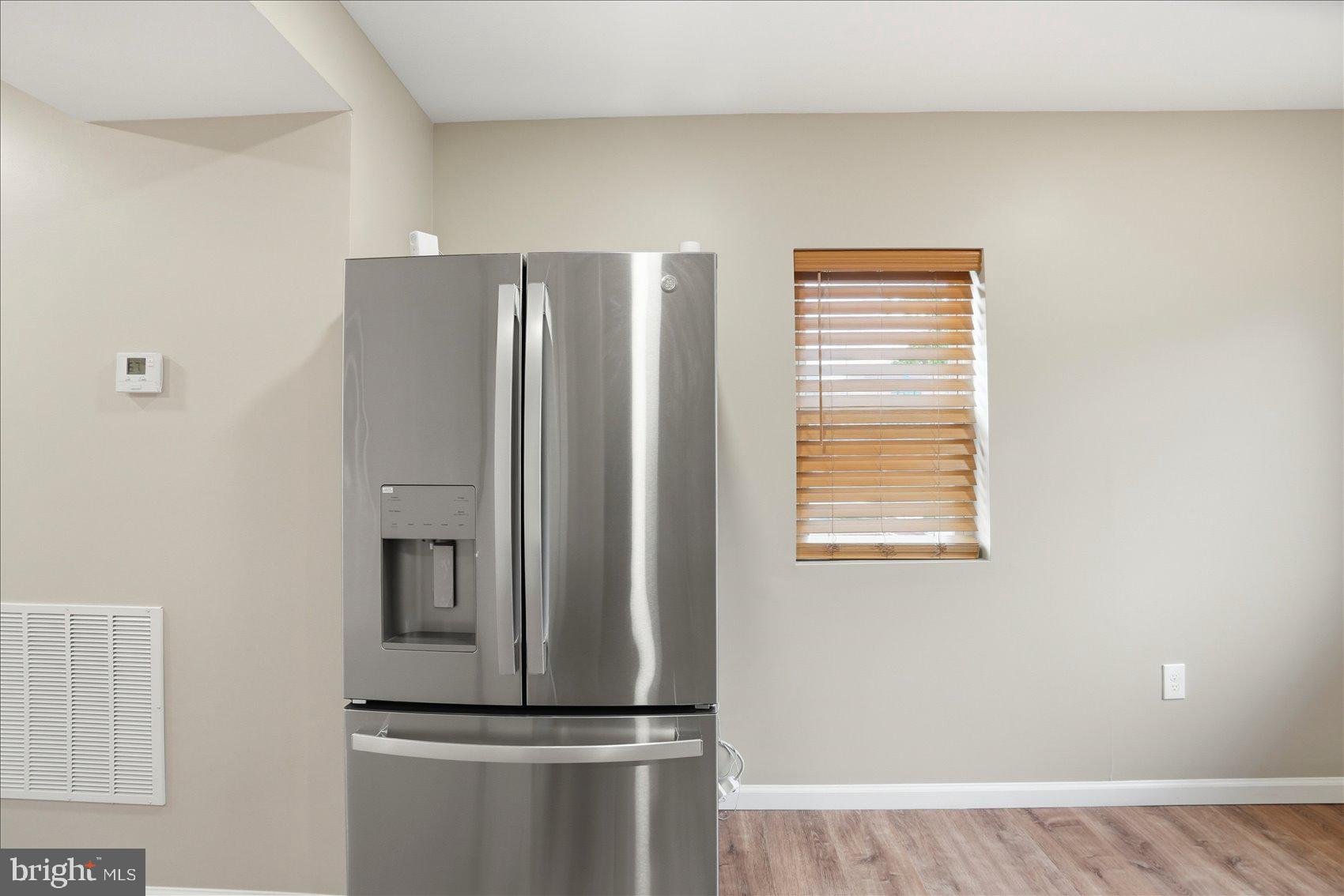 METROPOLITAN HOMES - Residential
