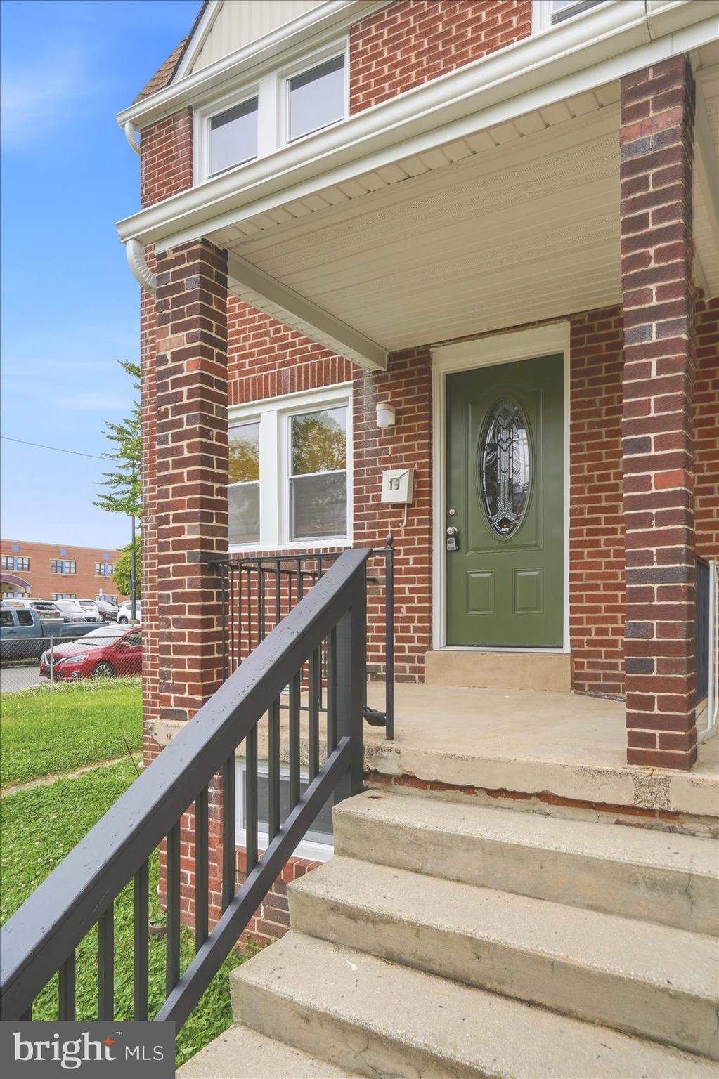 METROPOLITAN HOMES - Residential