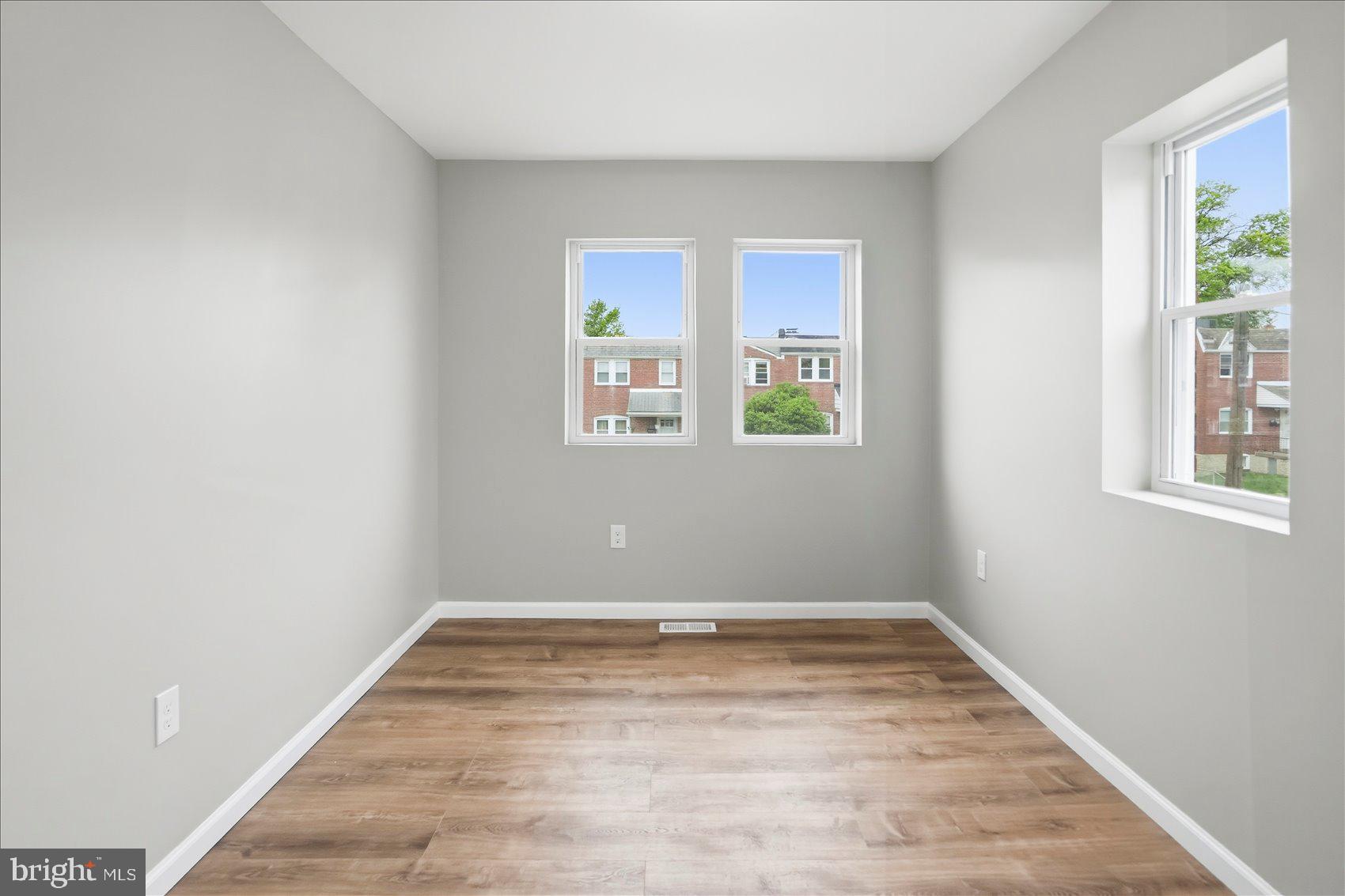 METROPOLITAN HOMES - Residential