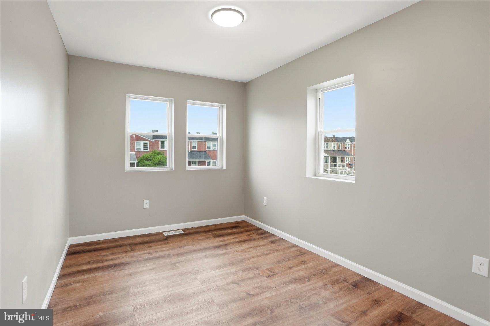 METROPOLITAN HOMES - Residential