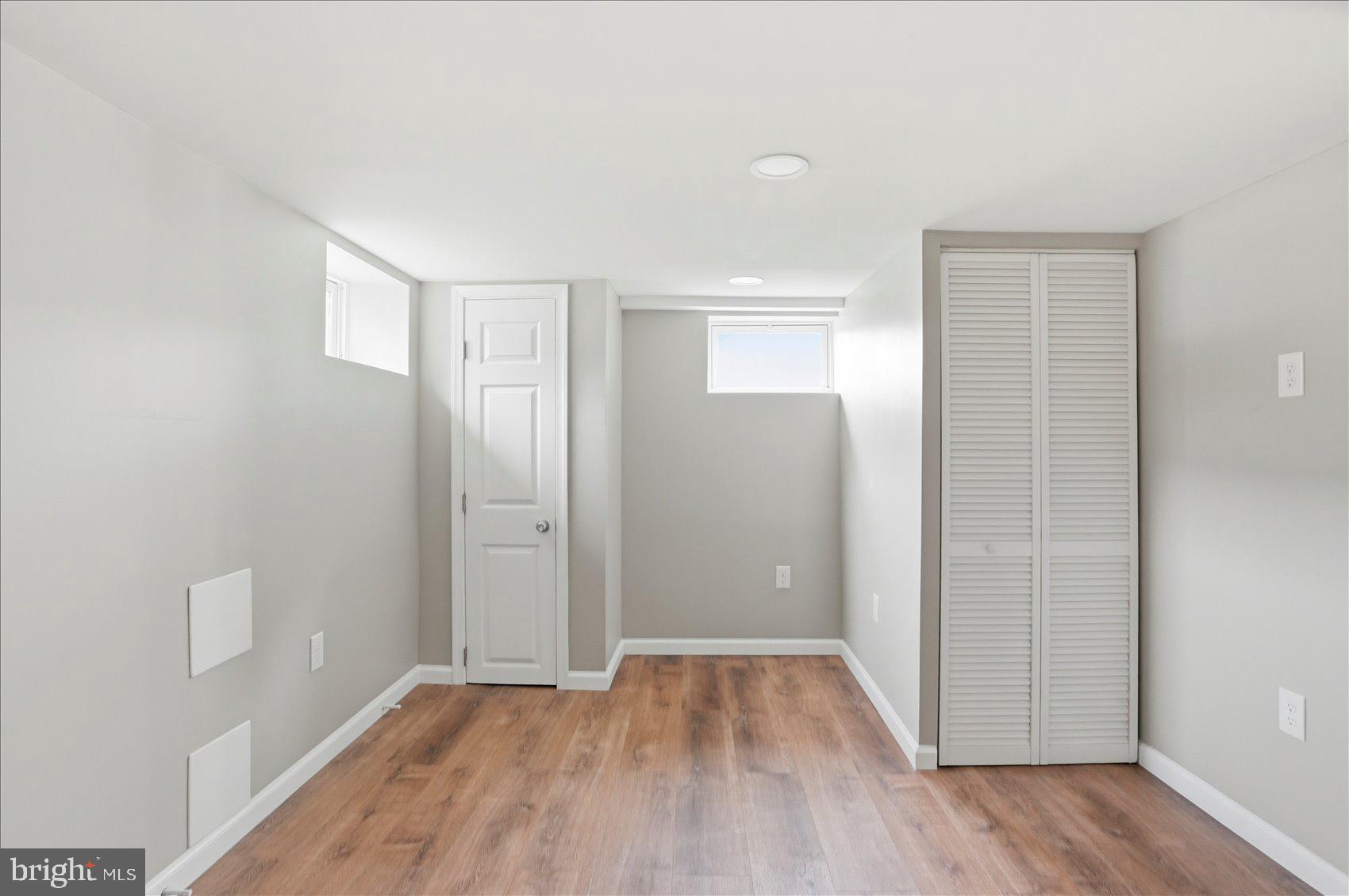 METROPOLITAN HOMES - Residential