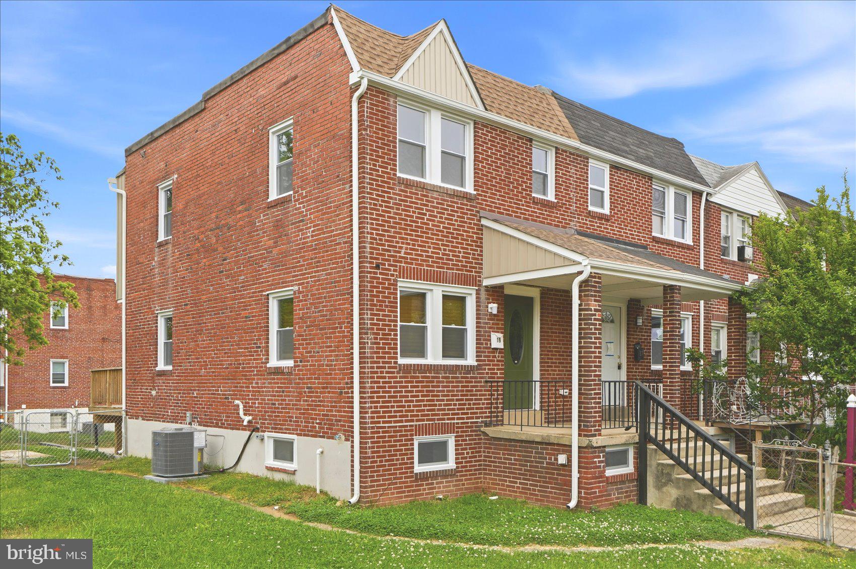 METROPOLITAN HOMES - Residential