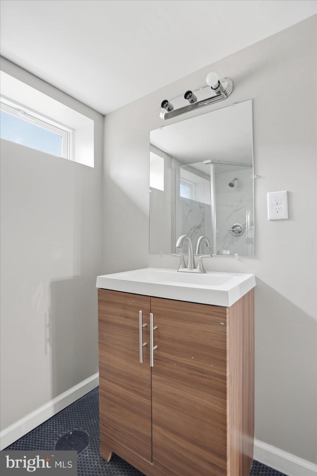 METROPOLITAN HOMES - Residential