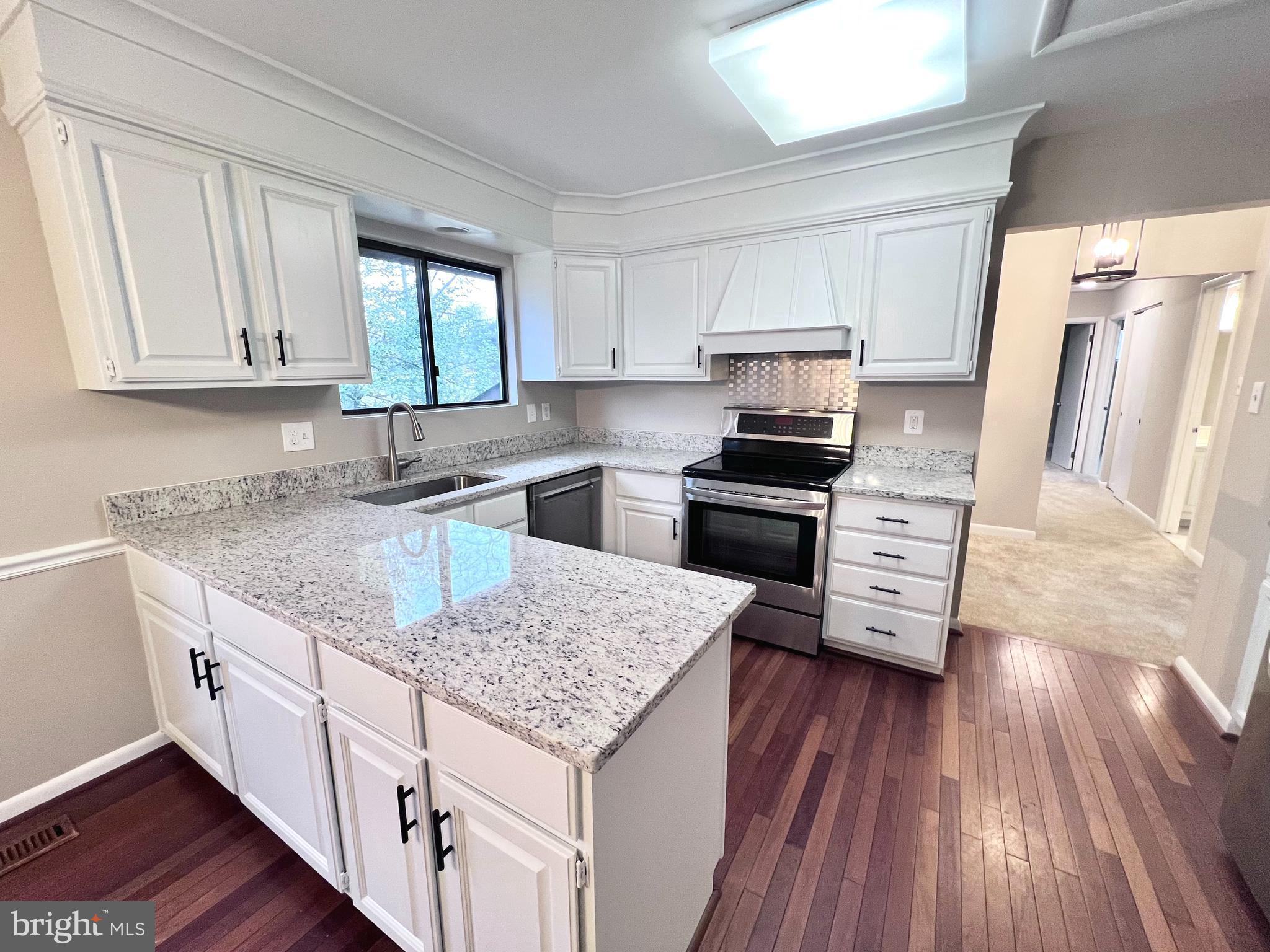 DUNN LORING GARDENS - Residential