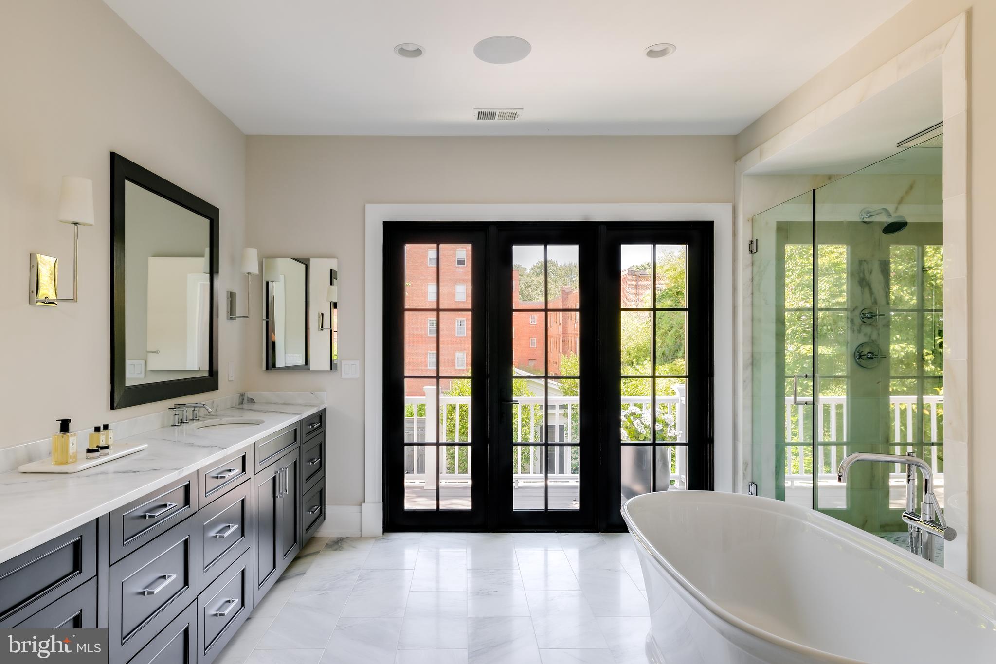 CLEVELAND PARK - Residential